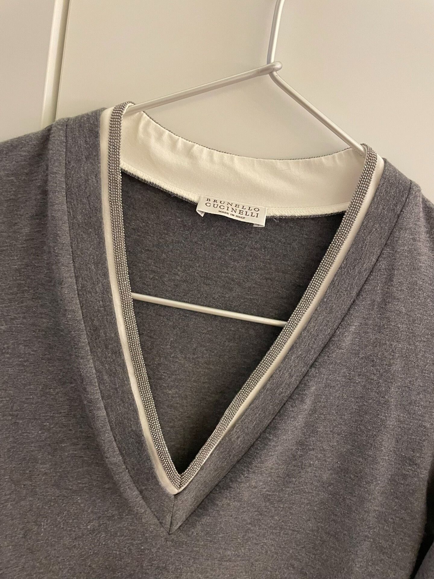 Brunello Cucinelli Brunello Cucinelli Women's V-neck T-shirt Size XS / US 0-2 / IT 36-38 - 2 Thumbnail