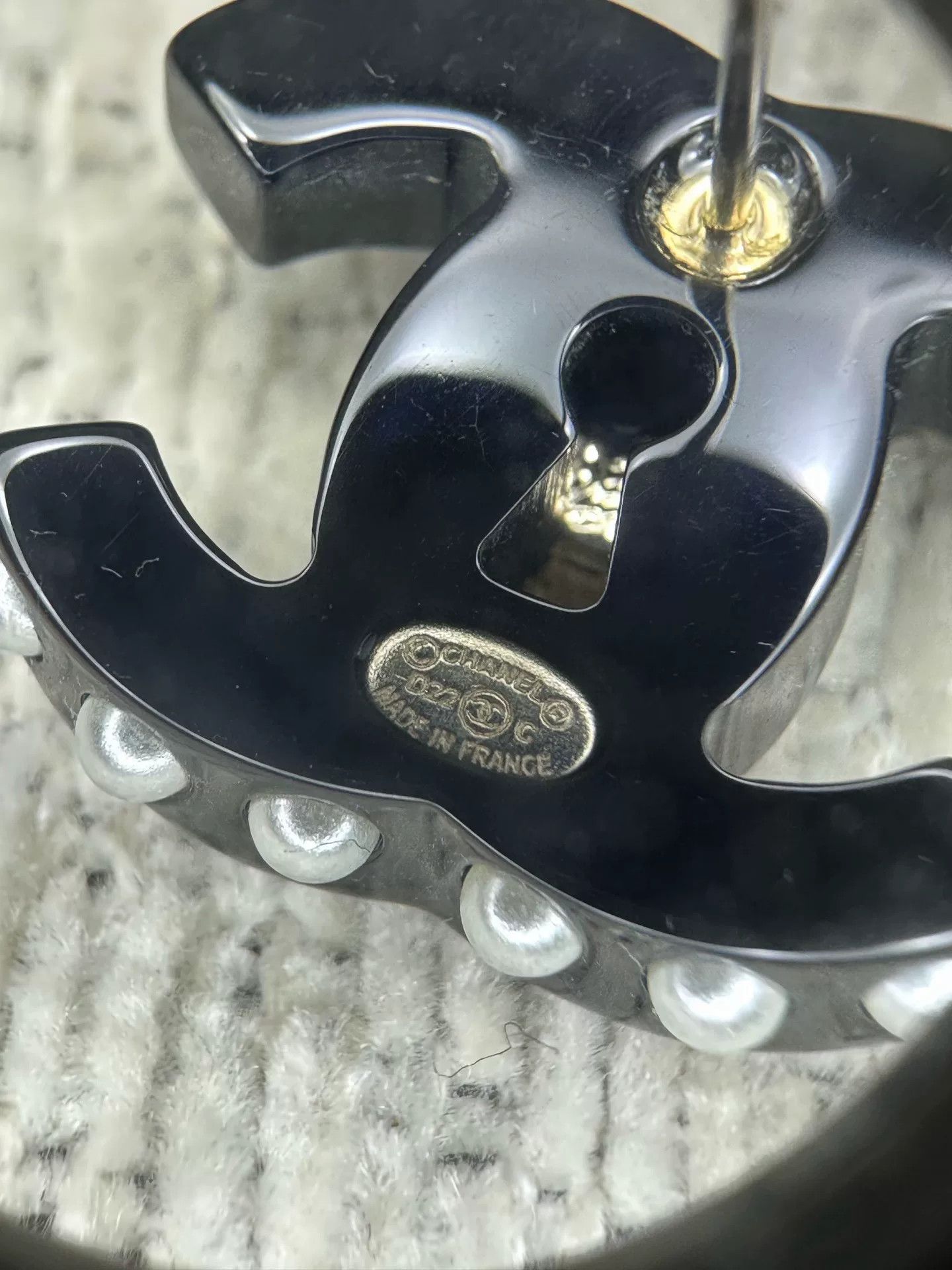 Chanel Chanel Black Acrylic Pearl Lock Earrings Size ONE SIZE - 5 Thumbnail