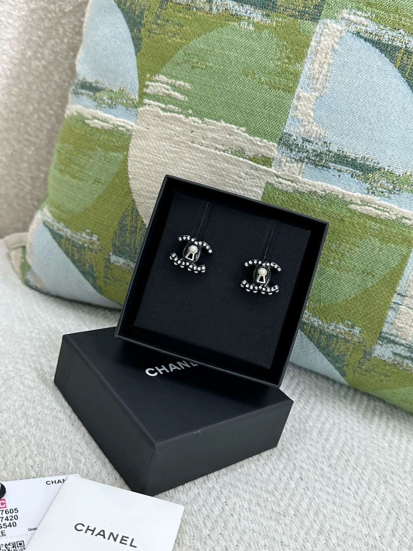Chanel Chanel Black Acrylic Pearl Lock Earrings Size ONE SIZE - 2 Thumbnail