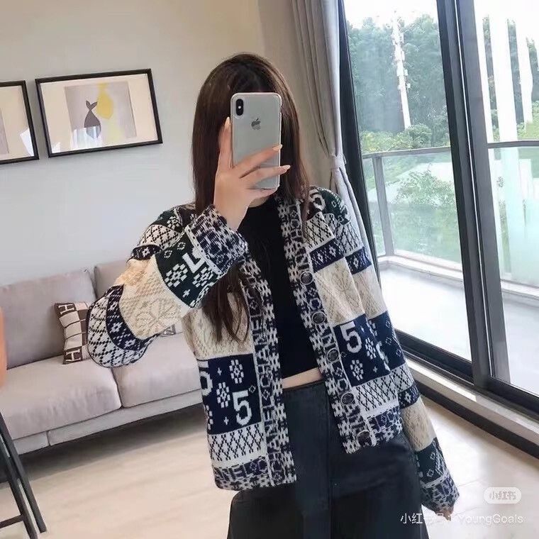 Chanel Chanel No.5 Letter Cashmere Cardigan Size S / US 4 / IT 40 - 9 Thumbnail