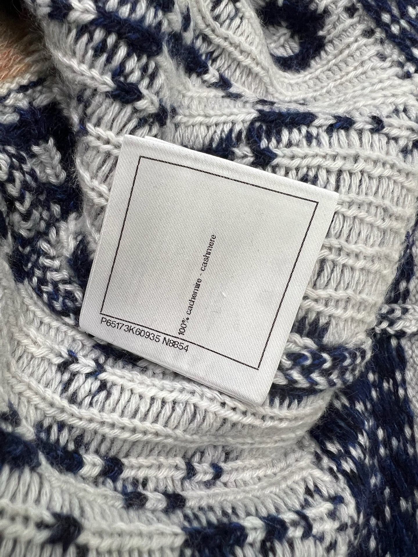 Chanel Chanel No.5 Letter Cashmere Cardigan Size S / US 4 / IT 40 - 7 Thumbnail