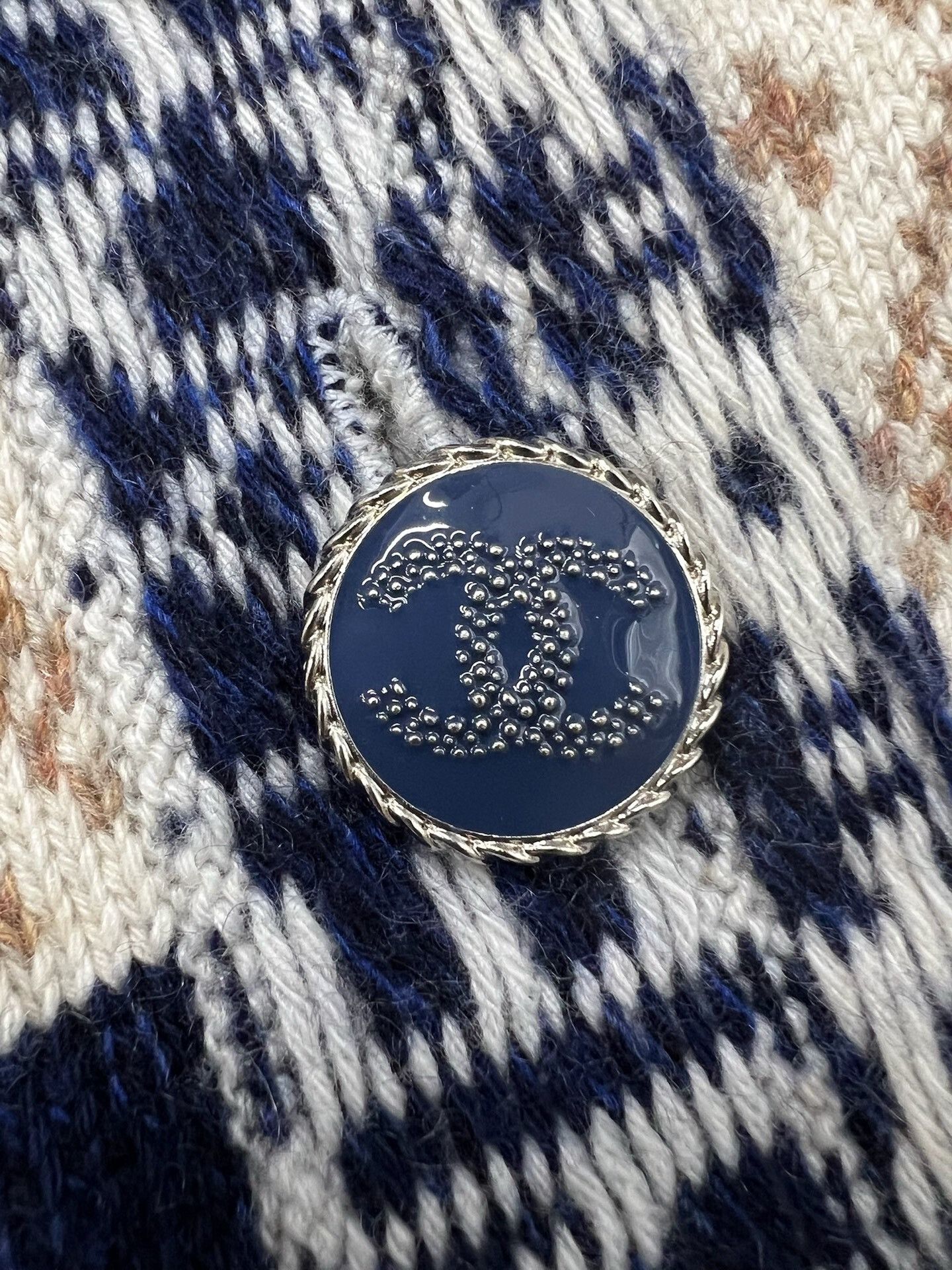Chanel Chanel No.5 Letter Cashmere Cardigan Size S / US 4 / IT 40 - 4 Thumbnail