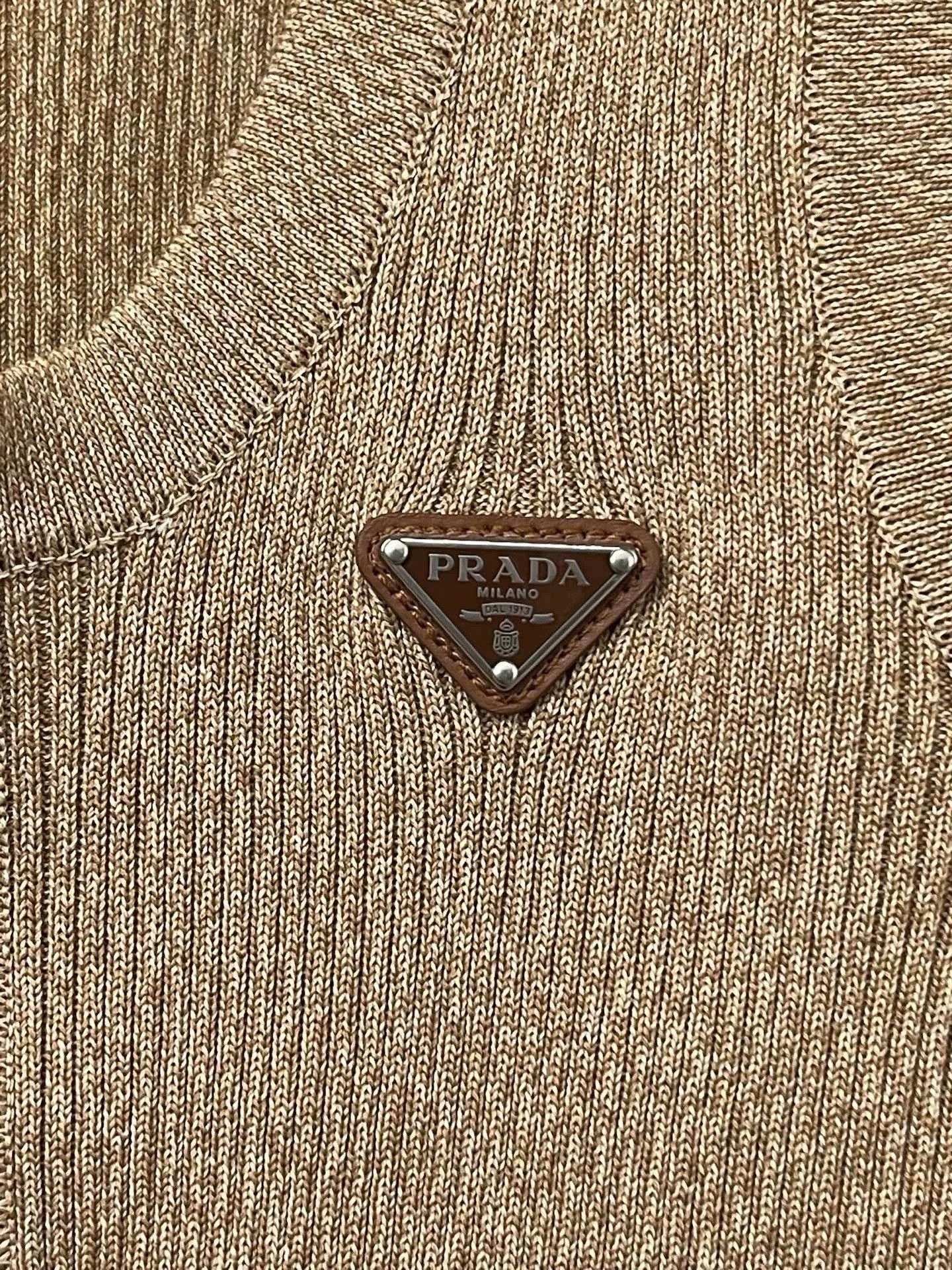 Prada Prada Khaki Triangle Logo Knit Vest Size M / US 6-8 / IT 42-44 - 3 Thumbnail