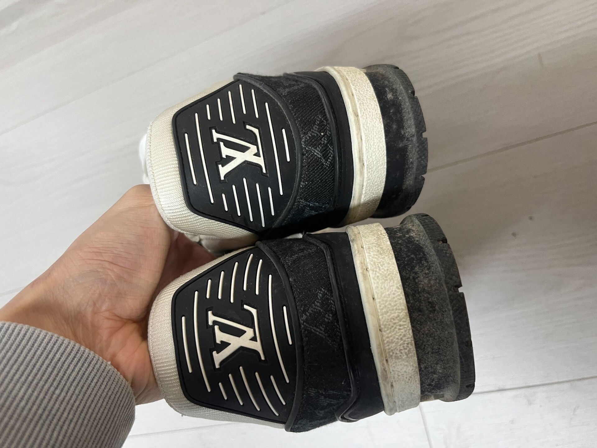 Louis Vuitton LV Trainer Black White Panda Sneakers Size US 7.5 / EU 40-41 - 5 Thumbnail