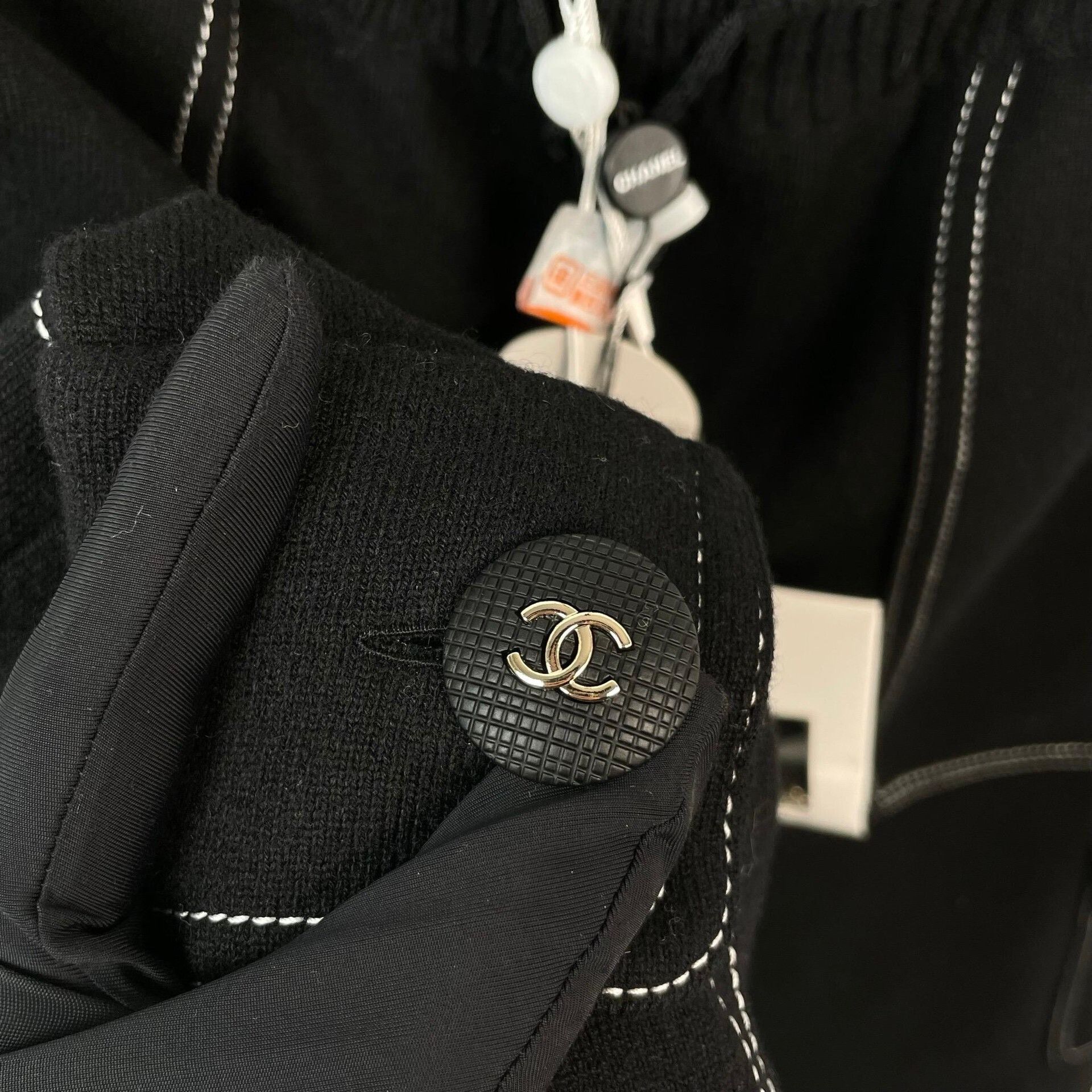 Chanel Chanel Women's Casual Pants Size 36" / US 14 / IT 50 - 9 Thumbnail