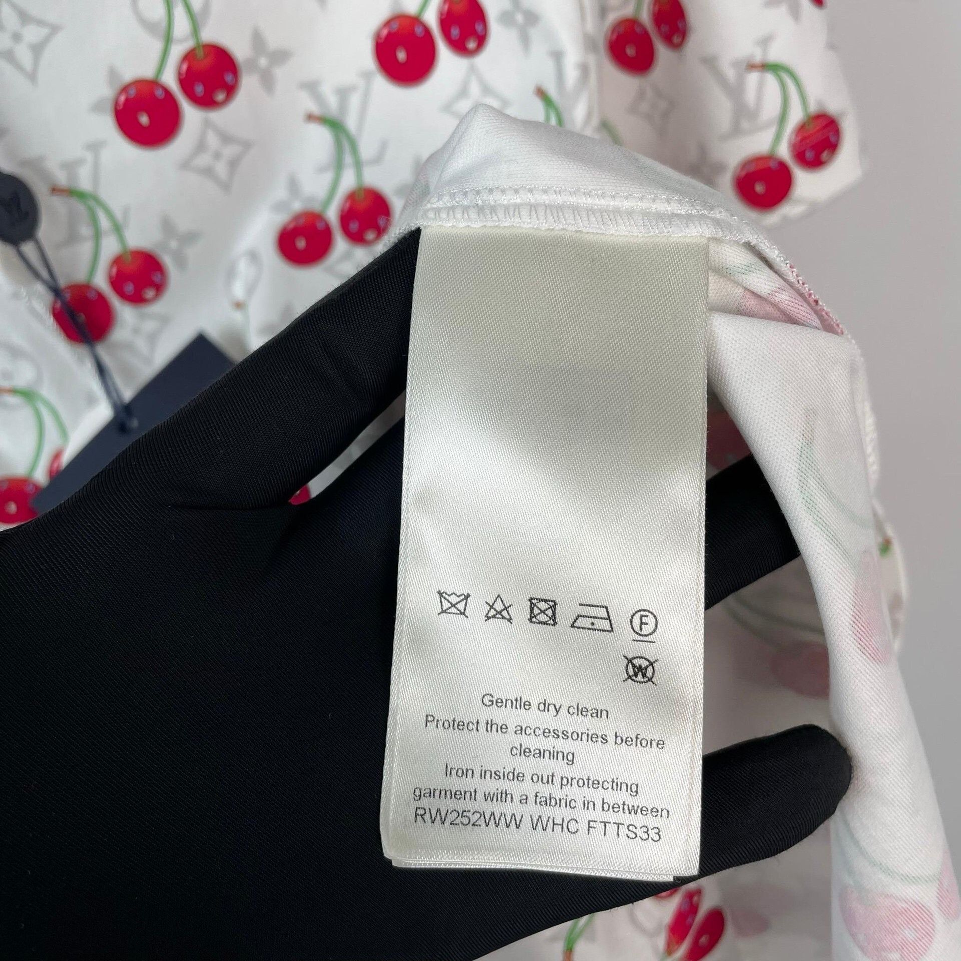 Louis Vuitton LV x Takashi Murakami Cherry T-Shirt Size S / US 4 / IT 40 - 5 Thumbnail
