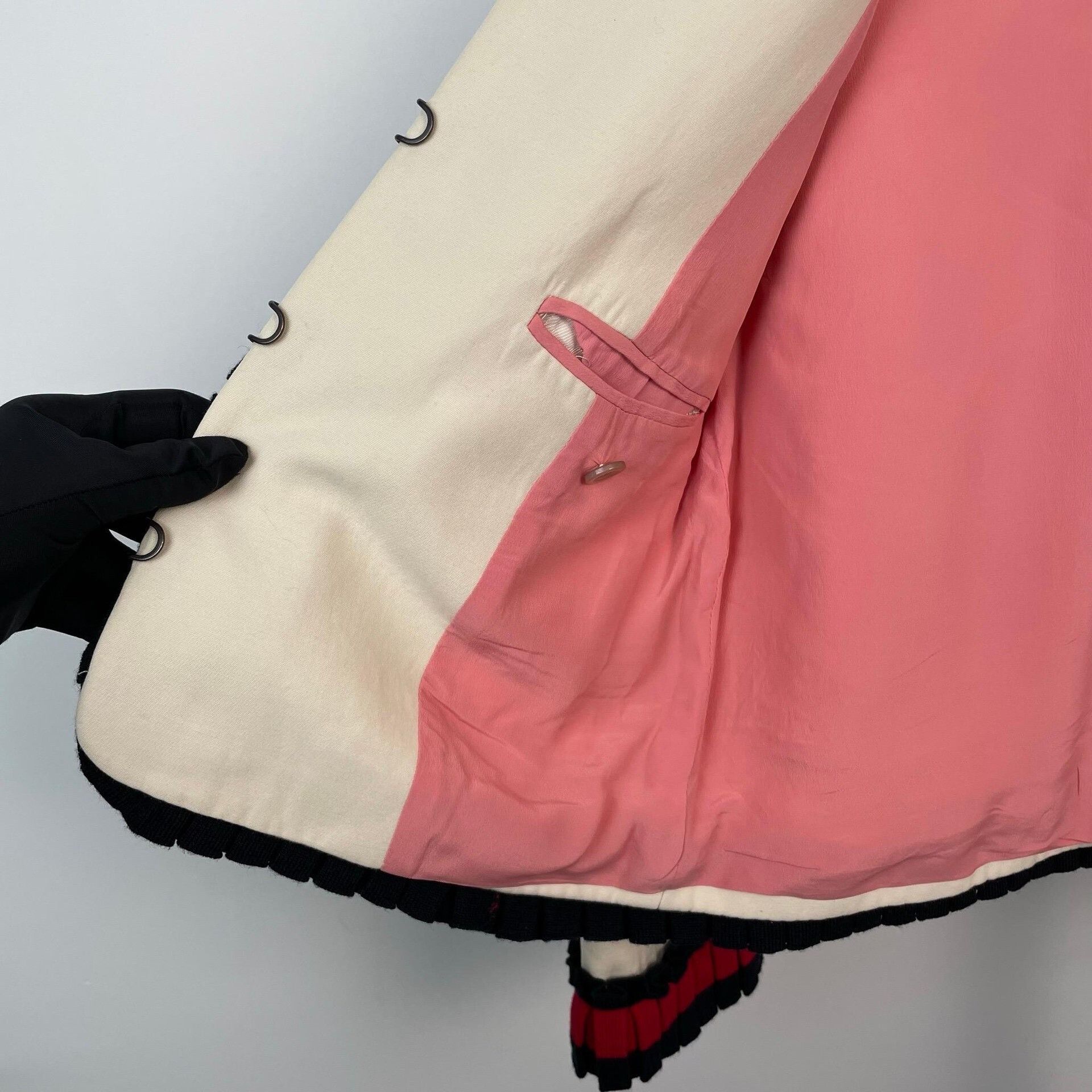 Gucci Gucci White Coat w/ Red Blue Trim Size 38 Size S / US 4 / IT 40 - 4 Thumbnail