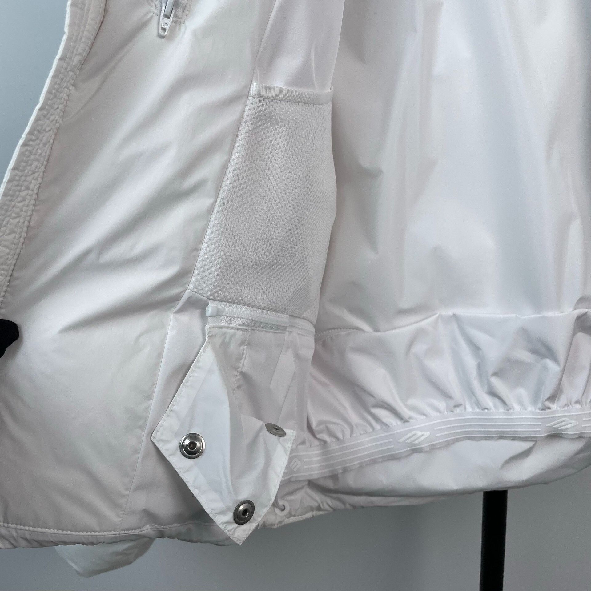 Balenciaga Balenciaga White Ski Short Down Jacket Size XXS / US 00 / IT 34 - 3 Thumbnail