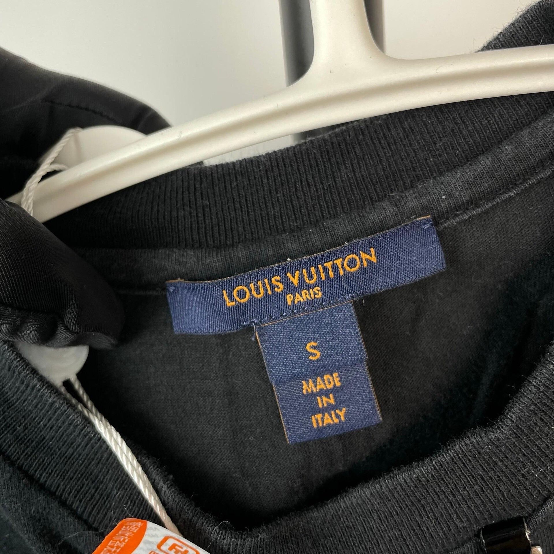 Louis Vuitton Louis Vuitton Black Chain Logo T-Shirt Size US S / EU 44-46 / 1 - 9 Thumbnail