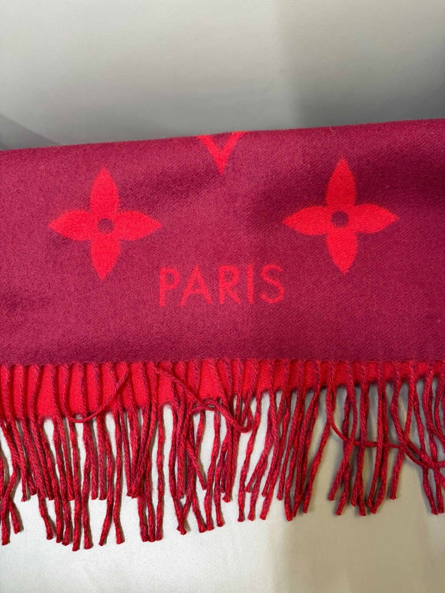 Louis Vuitton Louis Vuitton Red Monogram Cashmere Scarf Size ONE SIZE - 2 Thumbnail