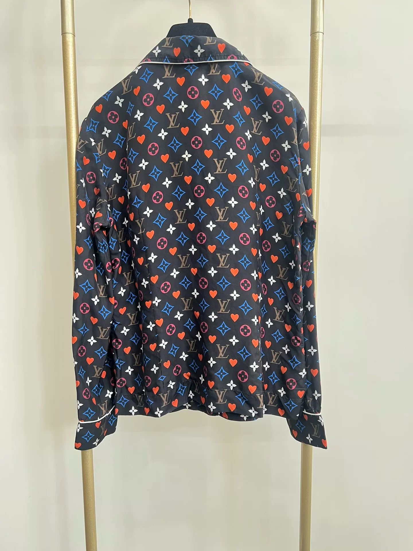 Louis Vuitton LV Monogram Silk Shirt Size 38 Size S / US 4 / IT 40 - 2 Thumbnail