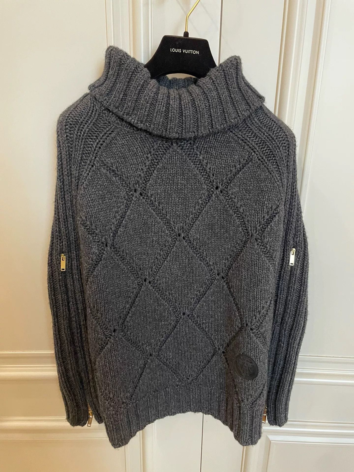Gucci Gucci Gray Cape Coat Sweater L Size L / US 10 / IT 46 - 2 Thumbnail