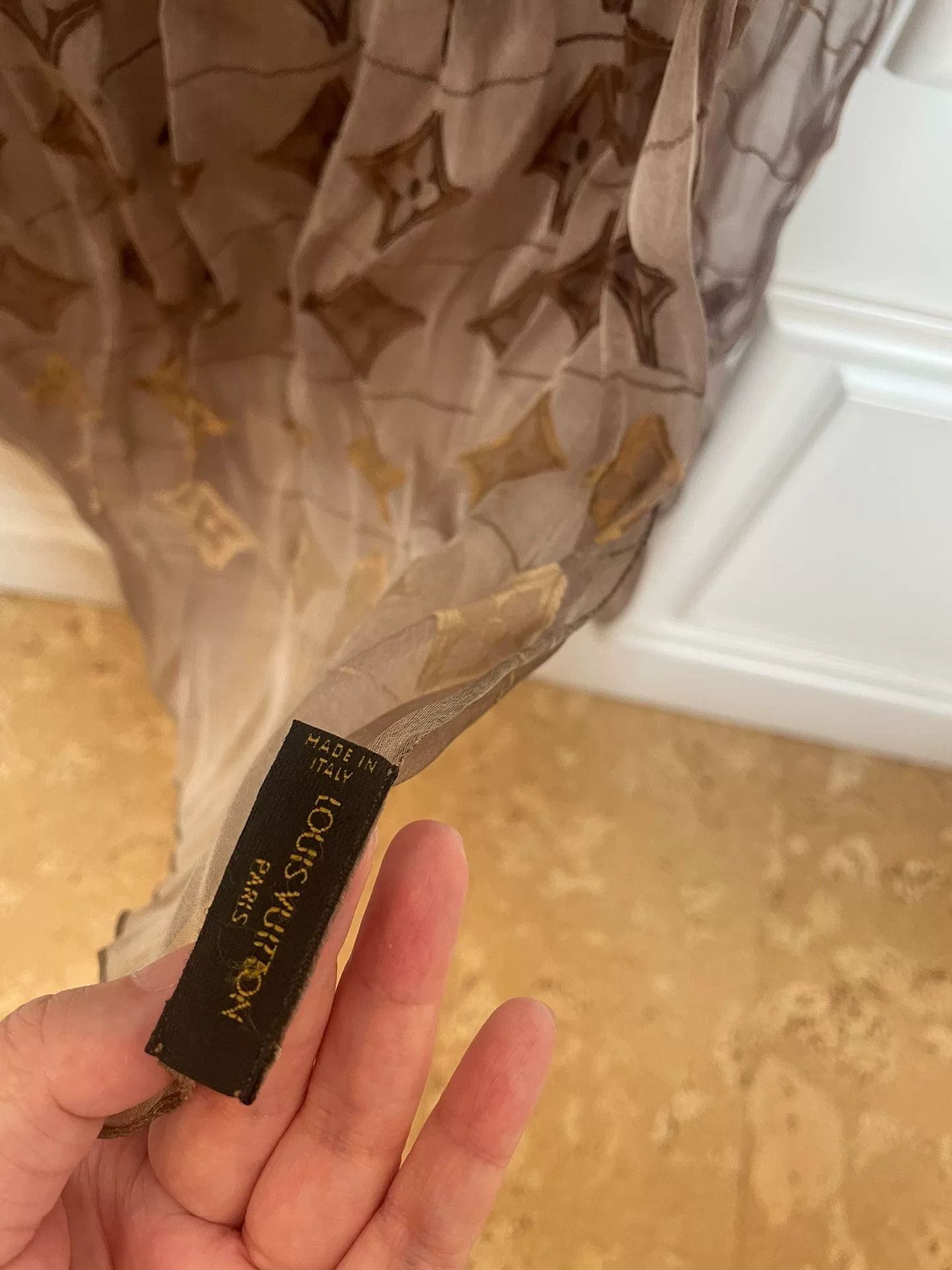 Louis Vuitton LV Silk Scarf Size ONE SIZE - 4 Thumbnail