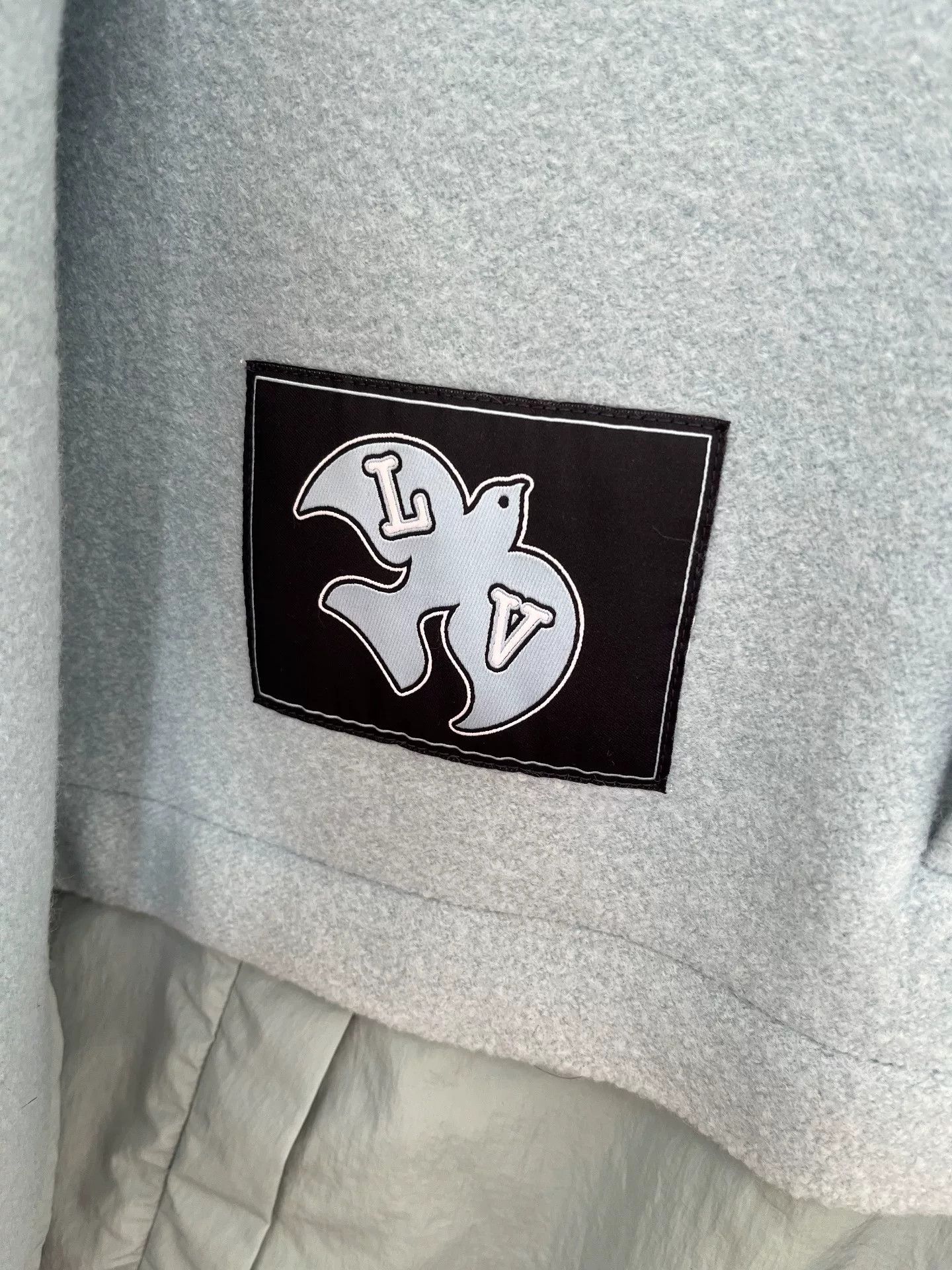 Louis Vuitton LV Top Size US M / EU 48-50 / 2 - 2 Thumbnail
