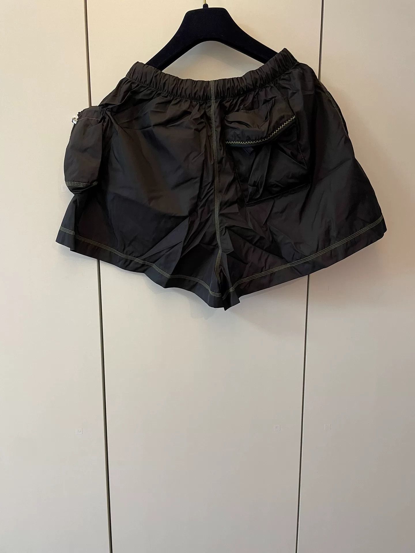 Prada Prada Triangle Logo Shorts Size 36" / US 14 / IT 50 - 2 Thumbnail