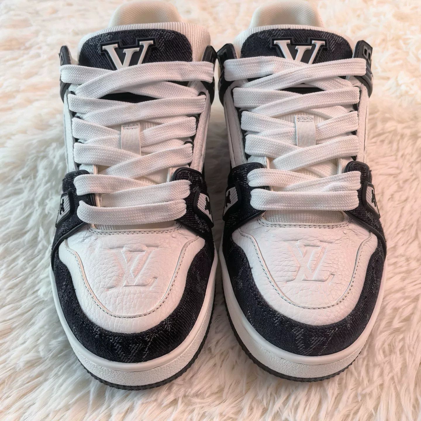 Louis Vuitton Louis Vuitton Trainer Women's Low-Top Sneakers Size US 6 / IT 36 - 3 Thumbnail