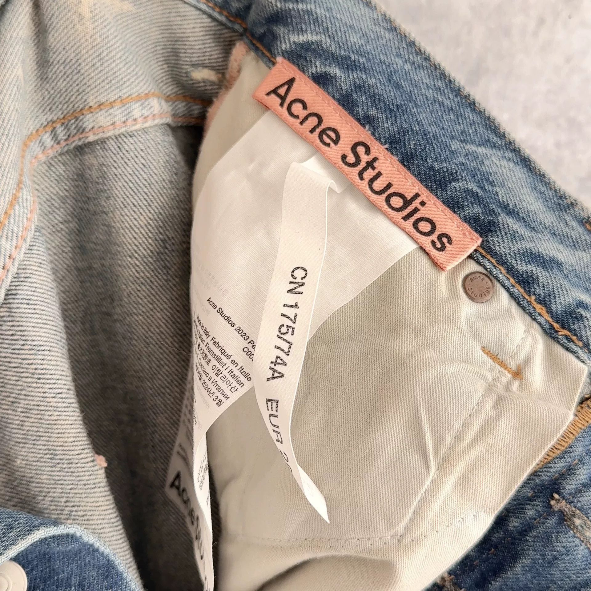 Acne Studios Acne Studios Distressed Blue Jeans Size 23" - 3 Thumbnail