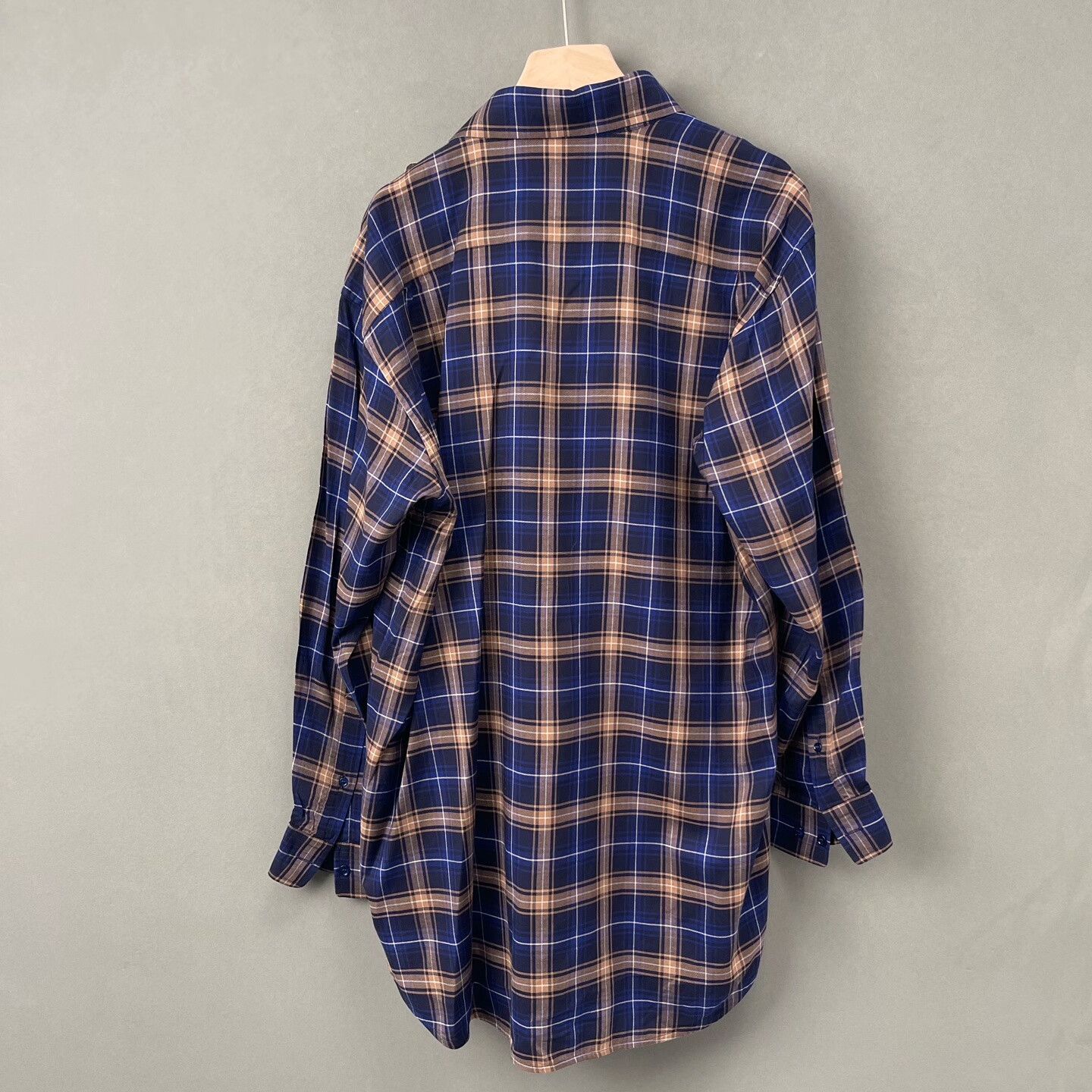 Balenciaga Balenciaga Classic Plaid Long Shirt Size XS / US 0-2 / IT 36-38 - 2 Thumbnail