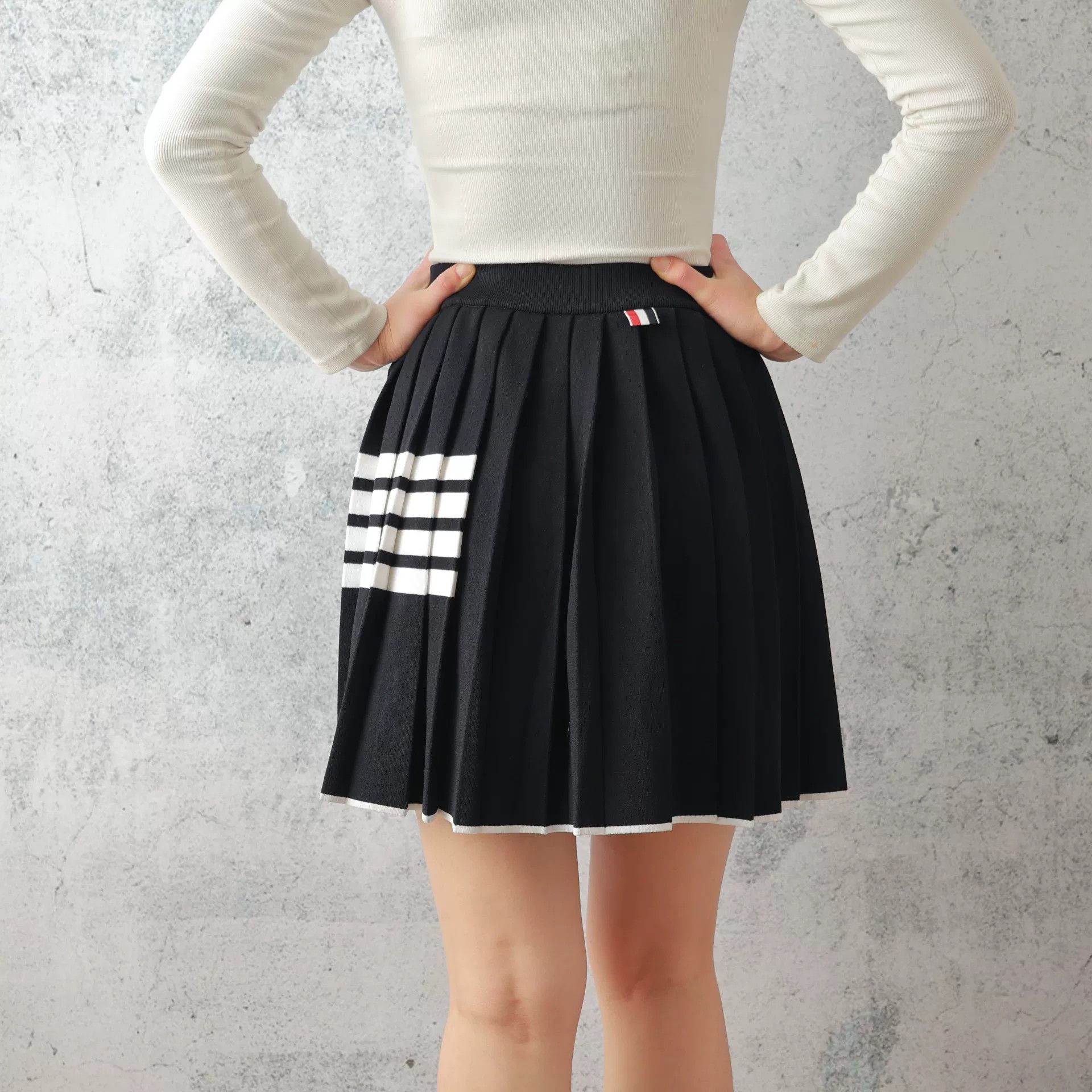 Thom Browne Thom Browne Four-Stripe Knit Skirt Size 42" / US 20 - 3 Thumbnail
