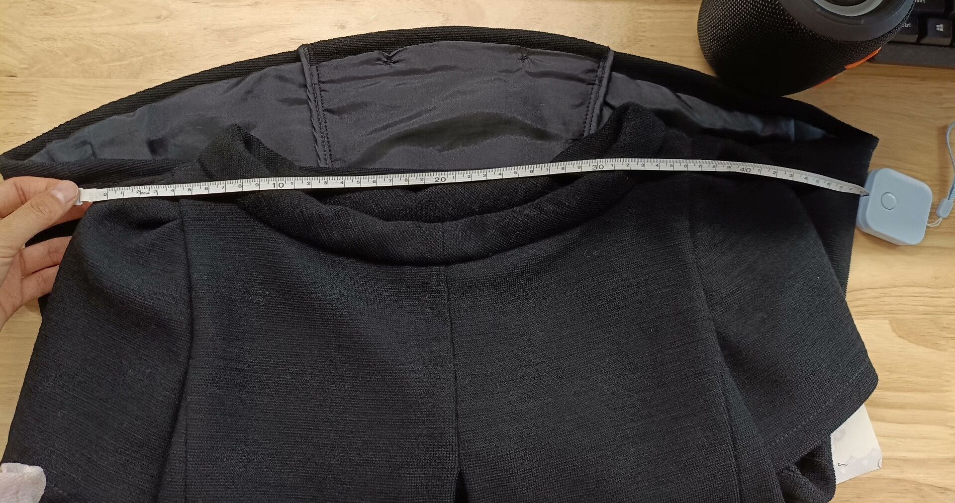 Prada Prada Black Wool Short-Sleeve Top Size S / US 4 / IT 40 - 7 Thumbnail