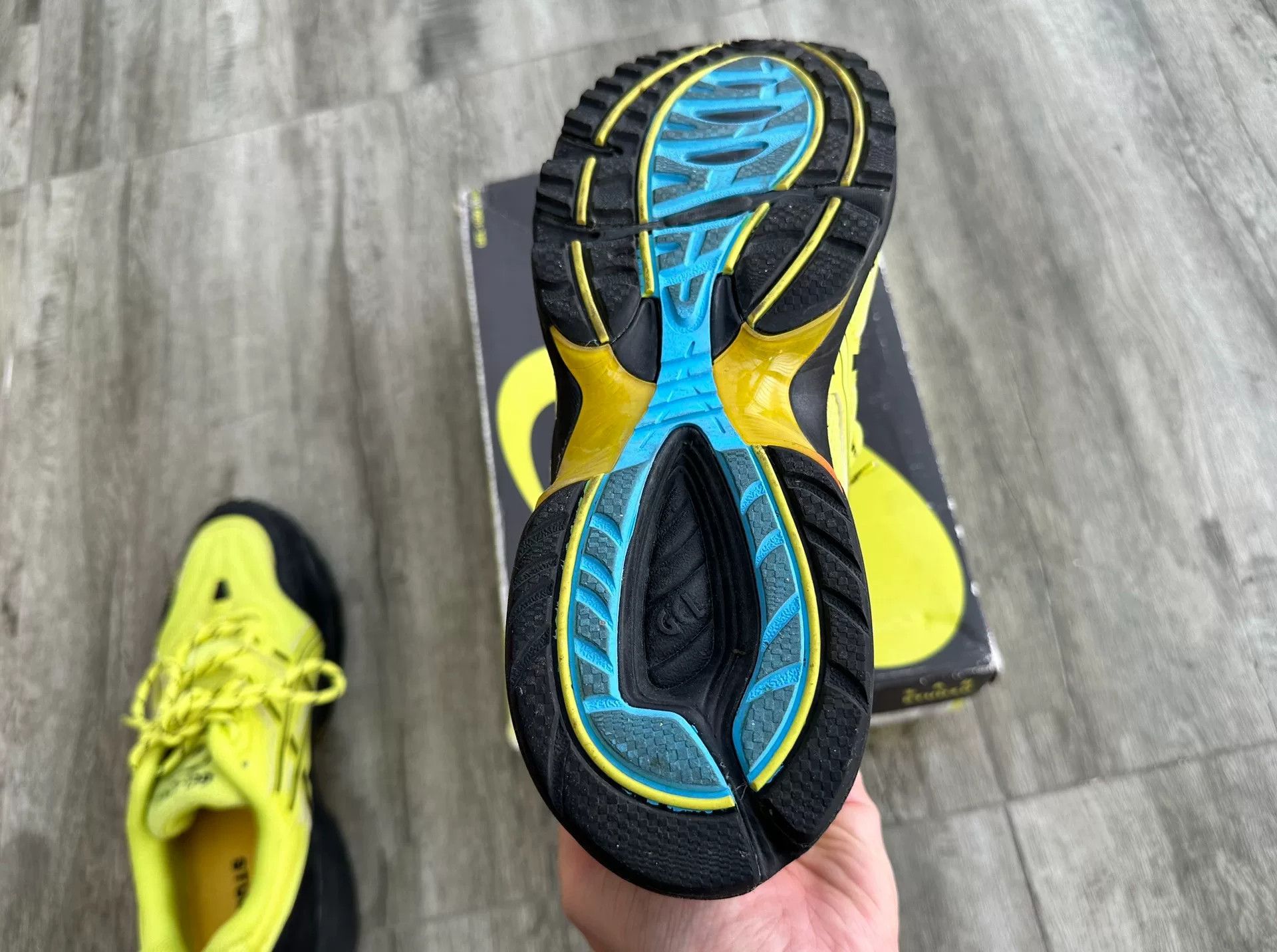 Asics Asics Gel-1090 V1 Running Shoes Yellow Black Size US 9.5 / EU 42-43 - 6 Thumbnail
