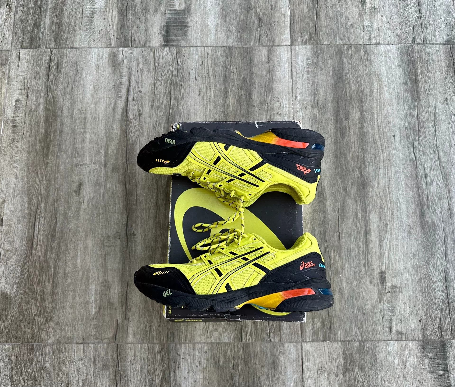 Asics Asics Gel-1090 V1 Running Shoes Yellow Black Size US 9.5 / EU 42-43 - 3 Thumbnail