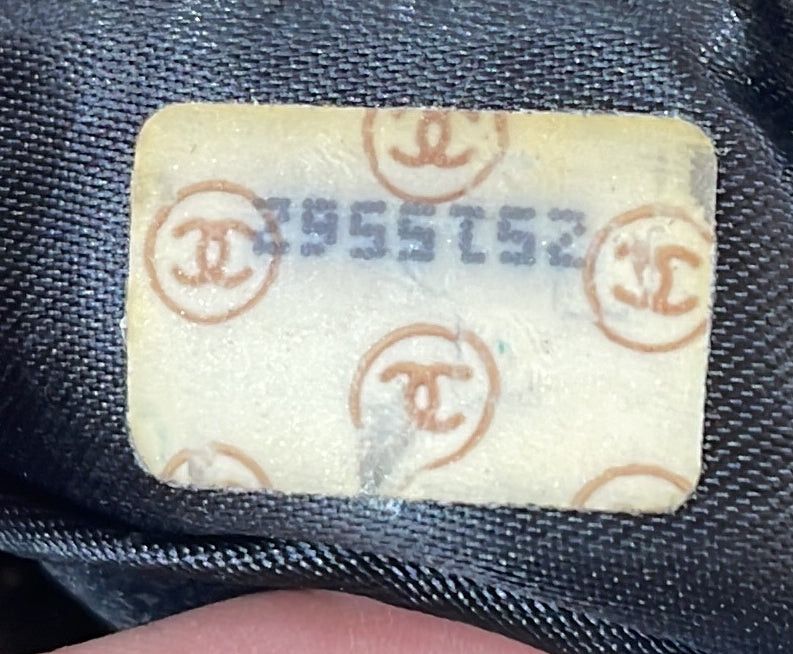 Chanel Vintage Diamond CC Slit Pocket Camera Bag Size ONE SIZE - 8 Thumbnail