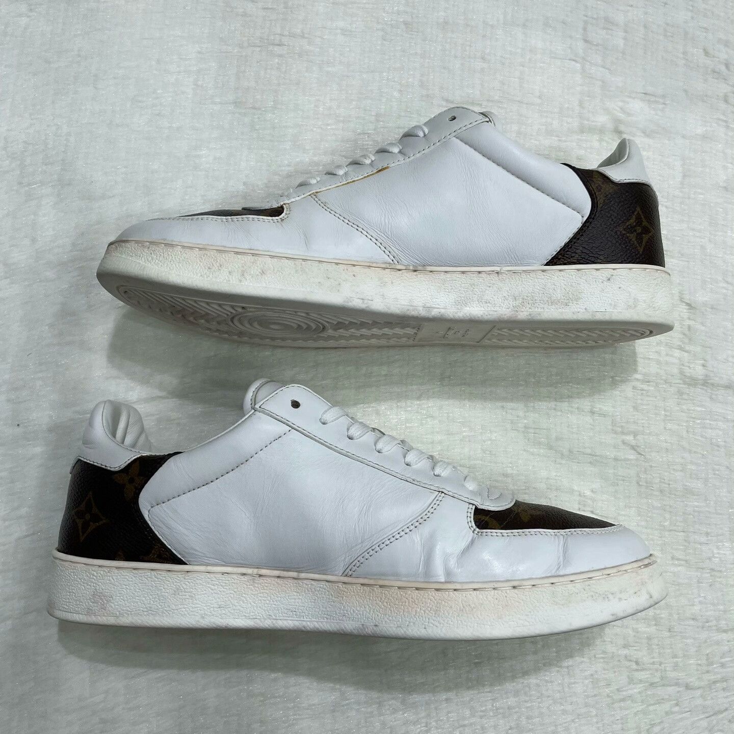 Louis Vuitton Louis Vuitton Rivoli Leather Sneakers Size US 7.5 / EU 40-41 - 4 Thumbnail