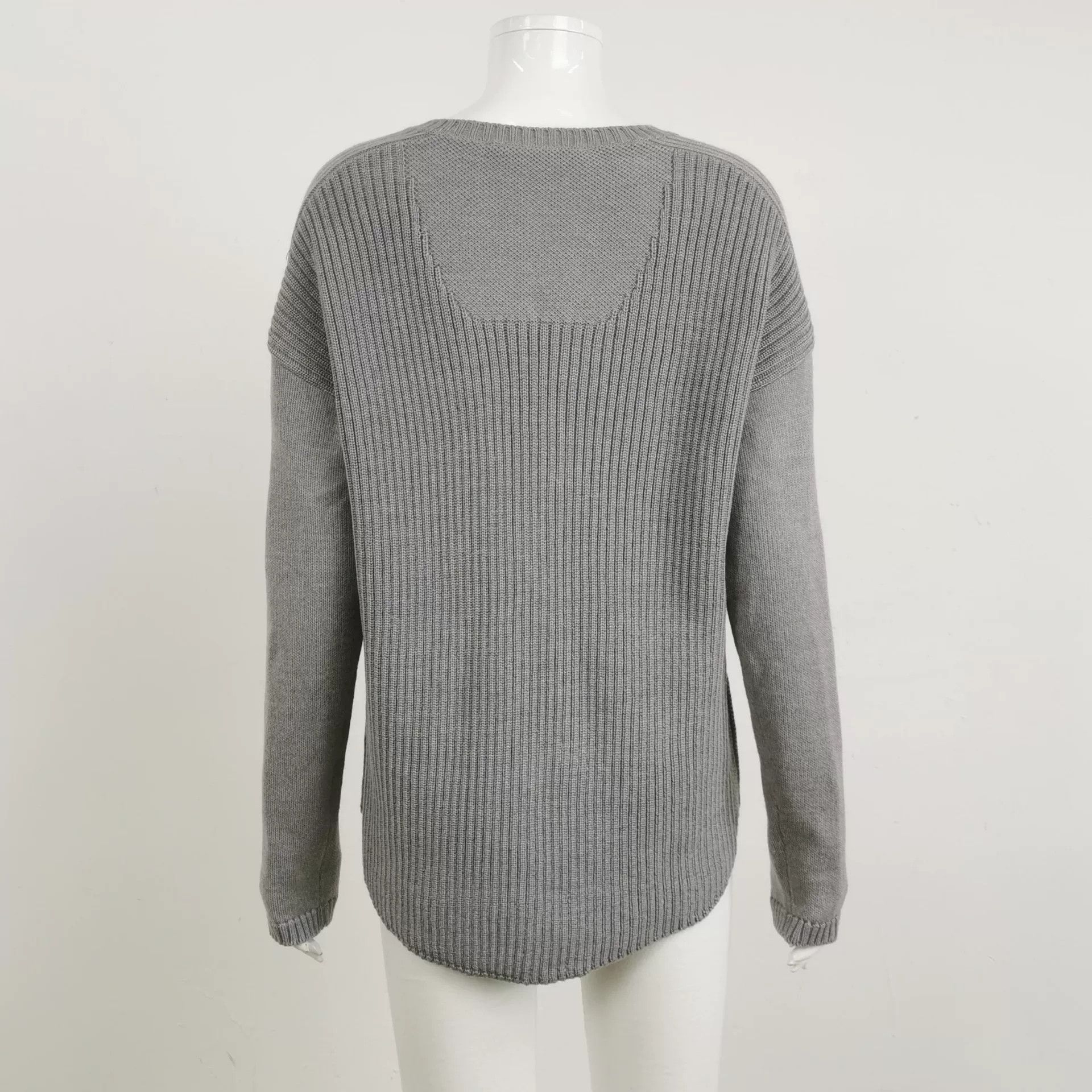 Canada Goose Canada Goose Wool Solid V-Neck Sweater S Size US S / EU 44-46 / 1 - 2 Thumbnail