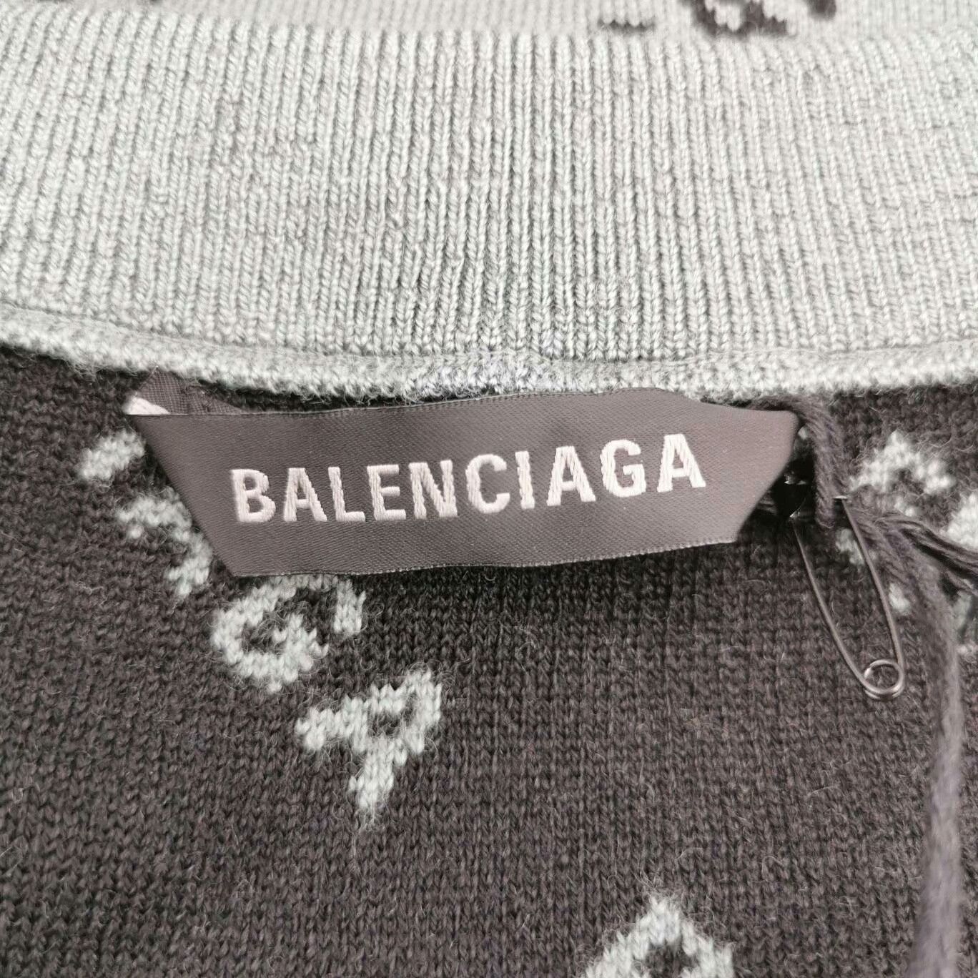 Balenciaga Balenciaga Wool Blend Letter Print Crewneck Long-Sleeve Sweater XL Size US XL / EU 56 / 4 - 4 Thumbnail