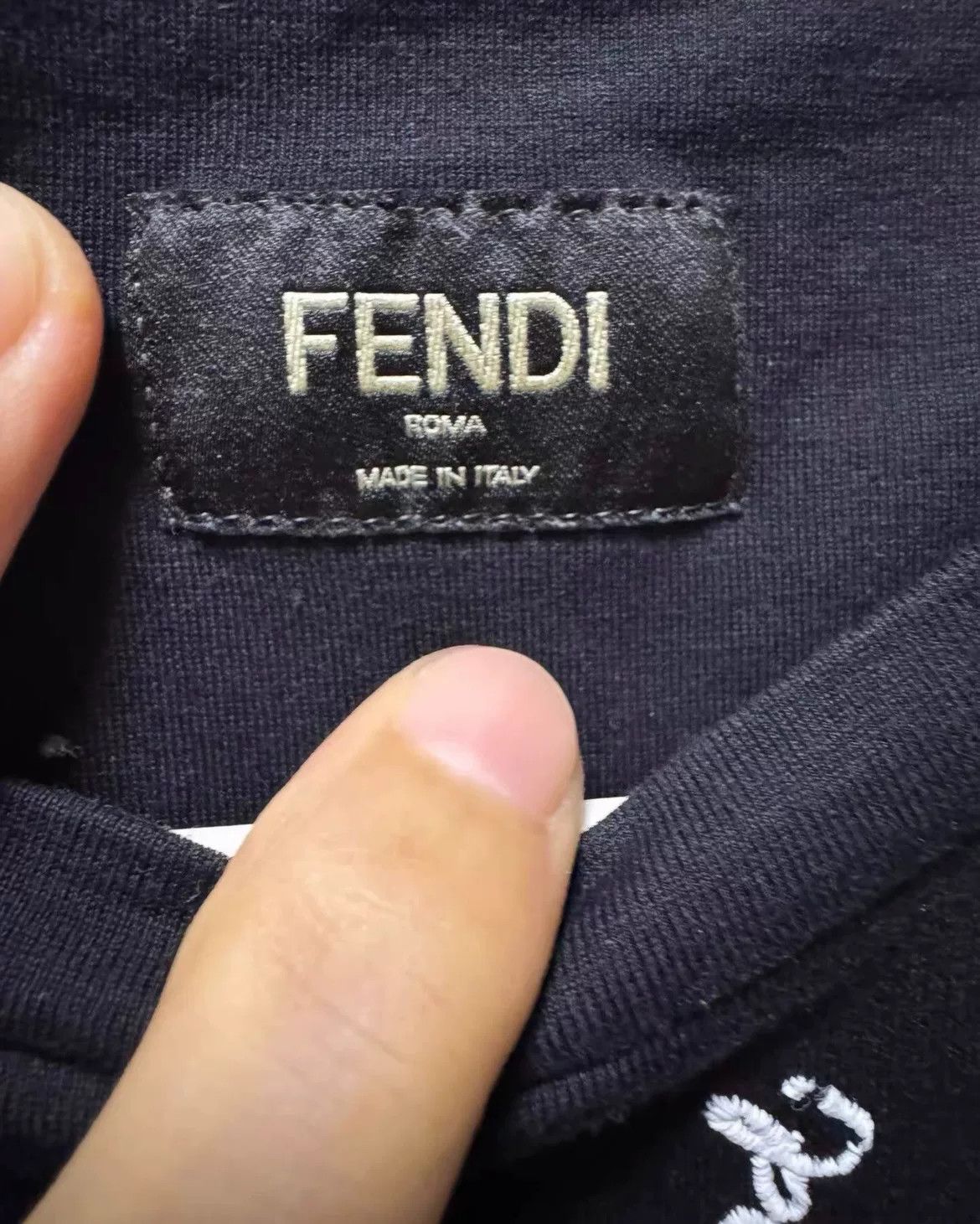 Fendi Fendi Embroidered Logo Crew Neck T-Shirt Size US L / EU 52-54 / 3 - 2 Thumbnail