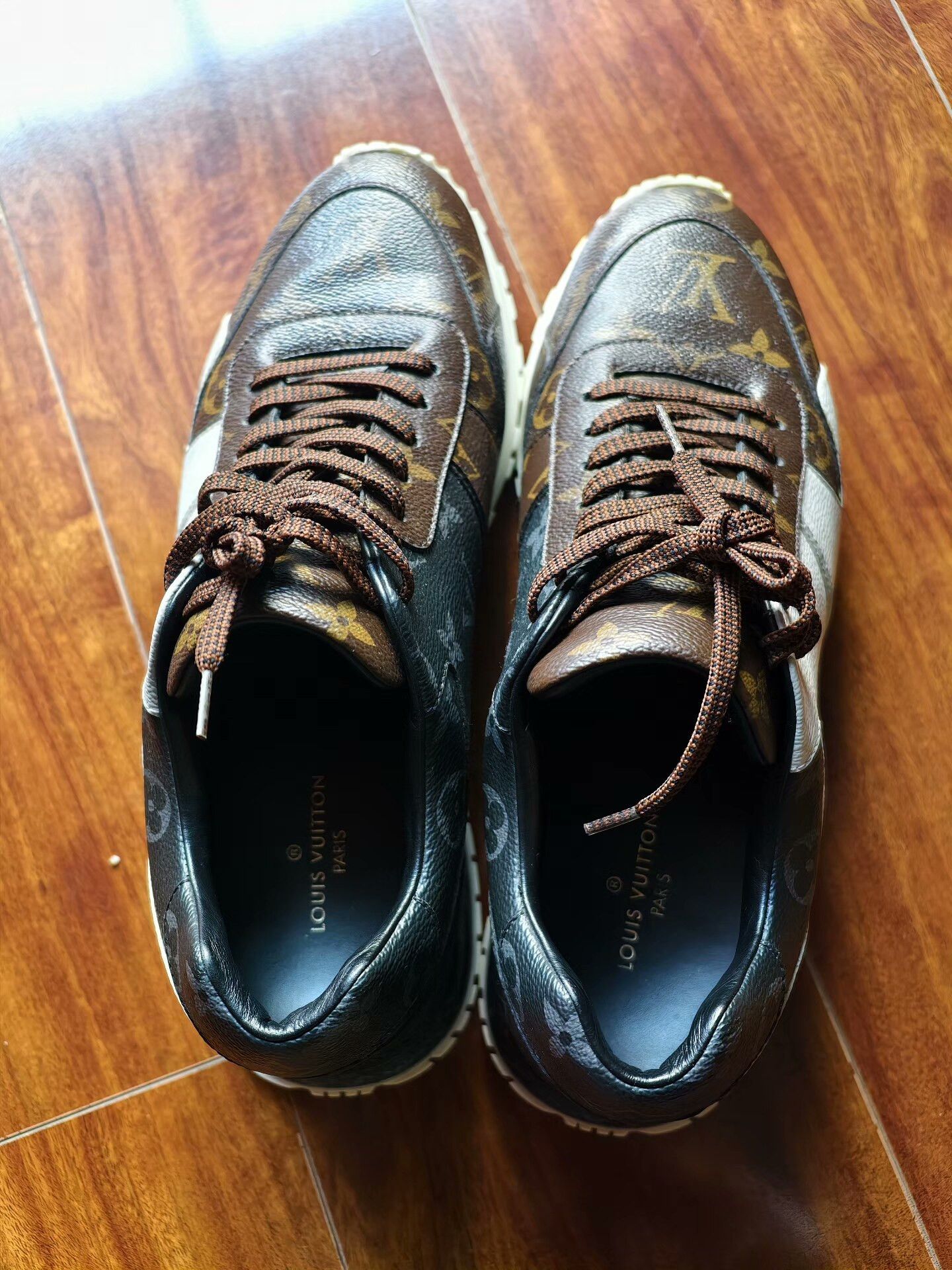 Louis Vuitton LV Run Away Men's Low-Top Shoes Size US 8 / EU 41 - 2 Thumbnail