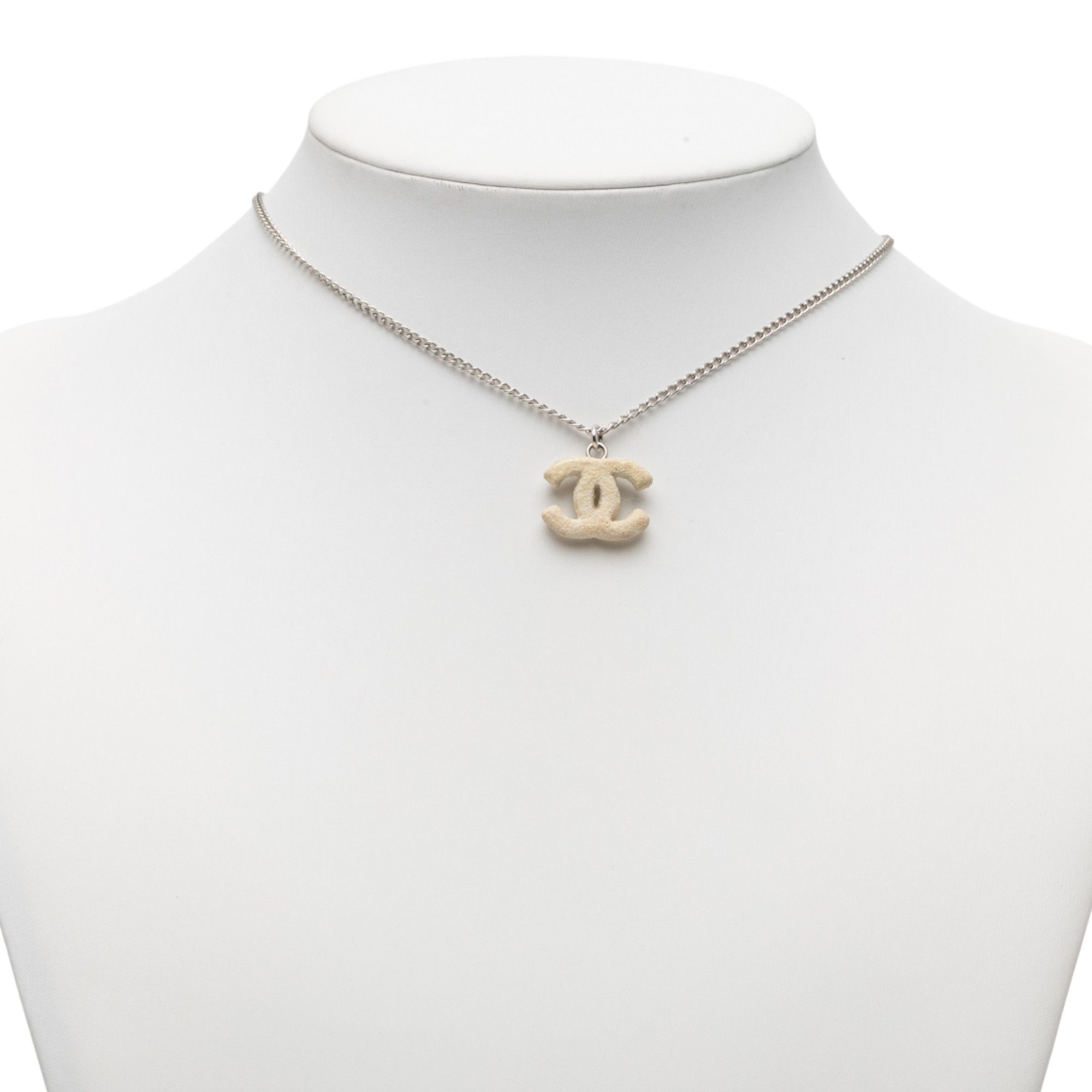Chanel Chanel Silver Plated Textured CC Pendant Necklace Size ONE SIZE - 5 Thumbnail