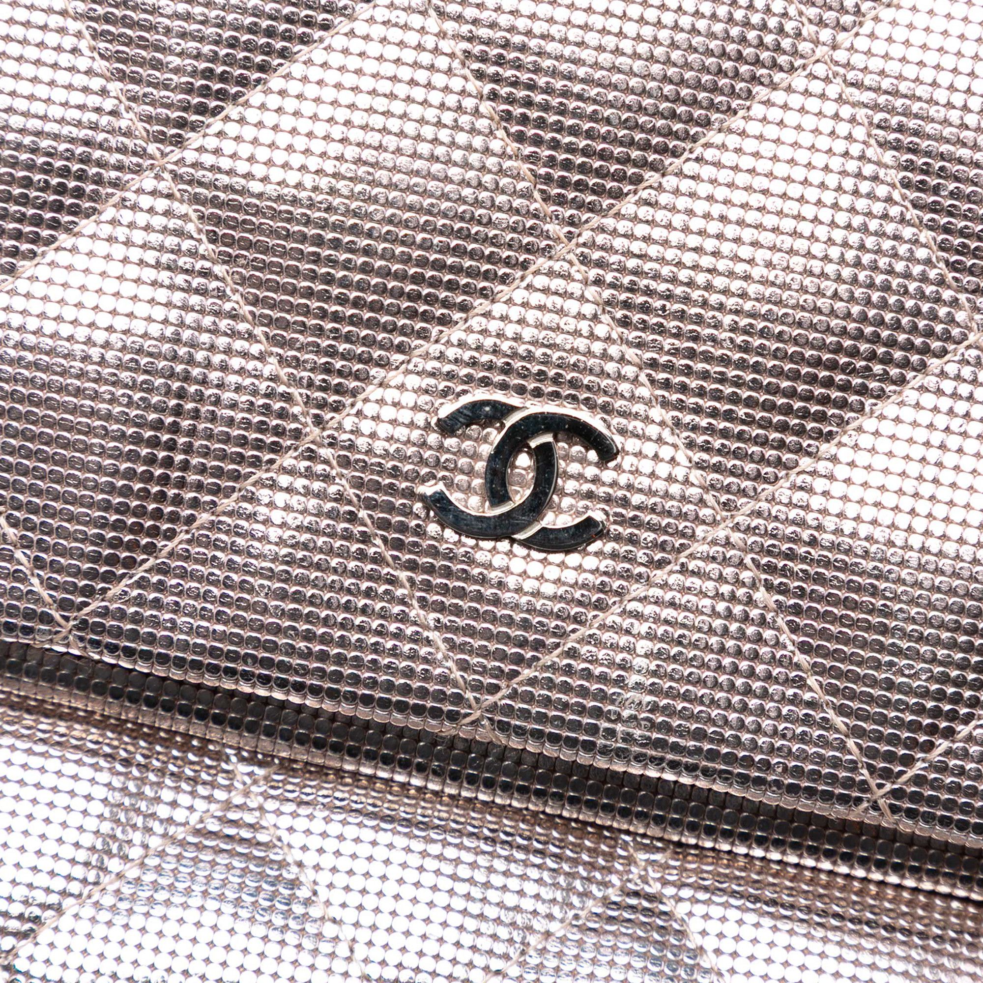 Chanel Chanel Quilted Calfskin Pixel Effect Beauty Foldover Clutch Size ONE SIZE - 6 Thumbnail