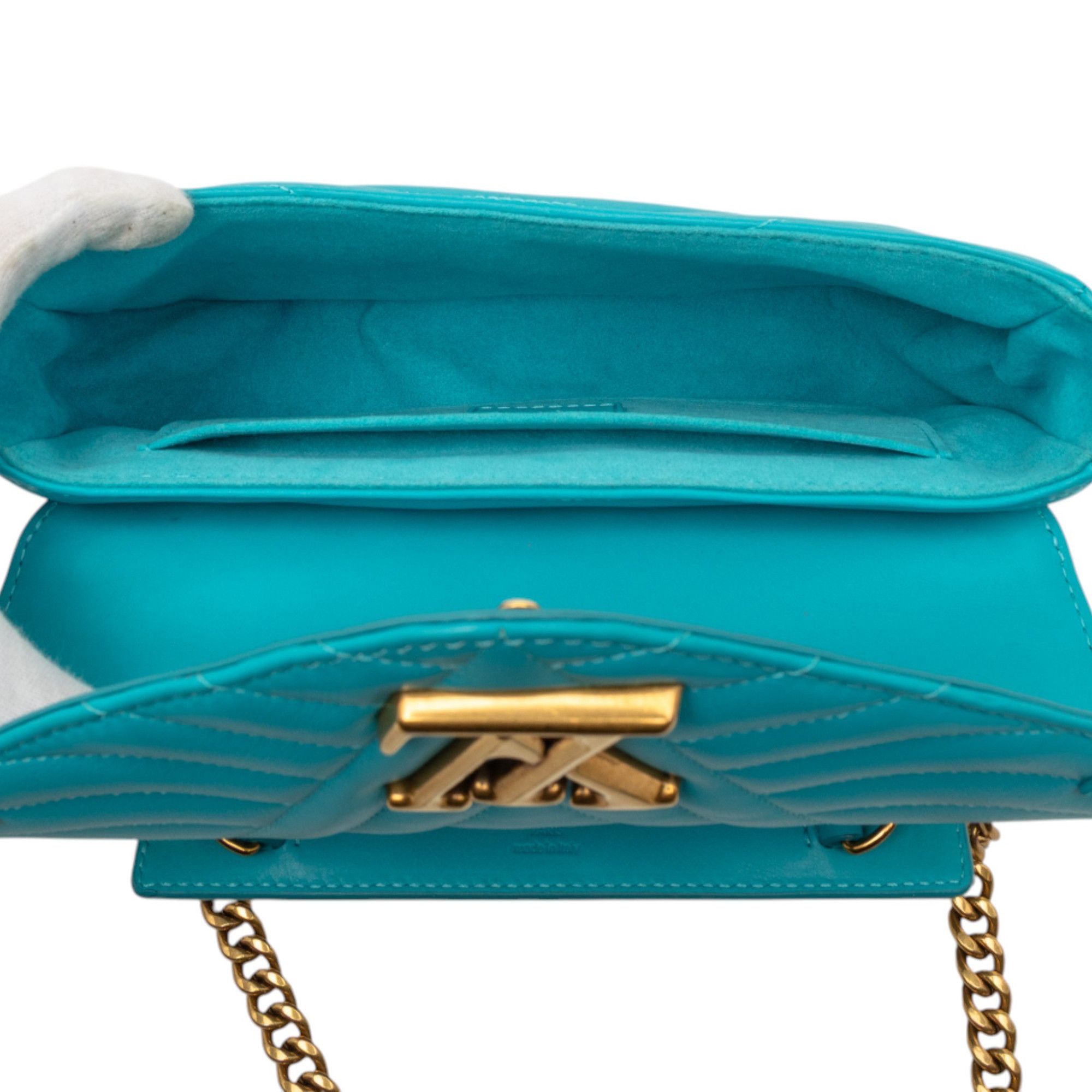 Louis Vuitton Louis Vuitton New Wave Chain Bag MM Size ONE SIZE - 4 Thumbnail