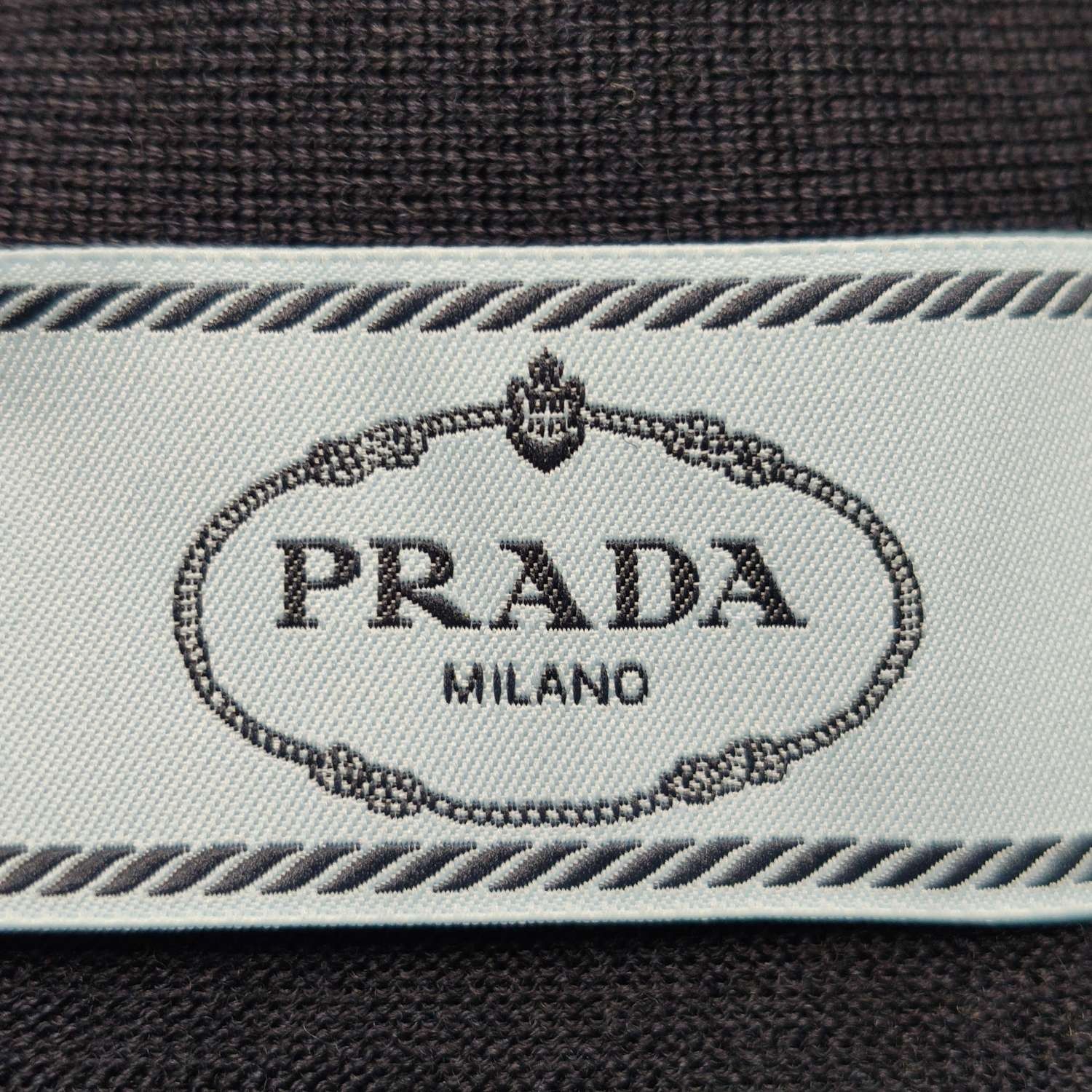 Prada Prada Wool V-Neck Single-Breasted Cardigan XS Size XS / US 0-2 / IT 36-38 - 8 Thumbnail