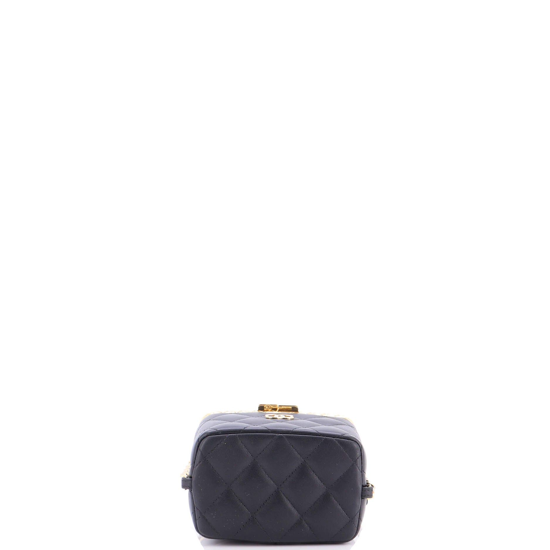 Chanel Lock Frame Vanity Case with Chain Size ONE SIZE - 4 Thumbnail