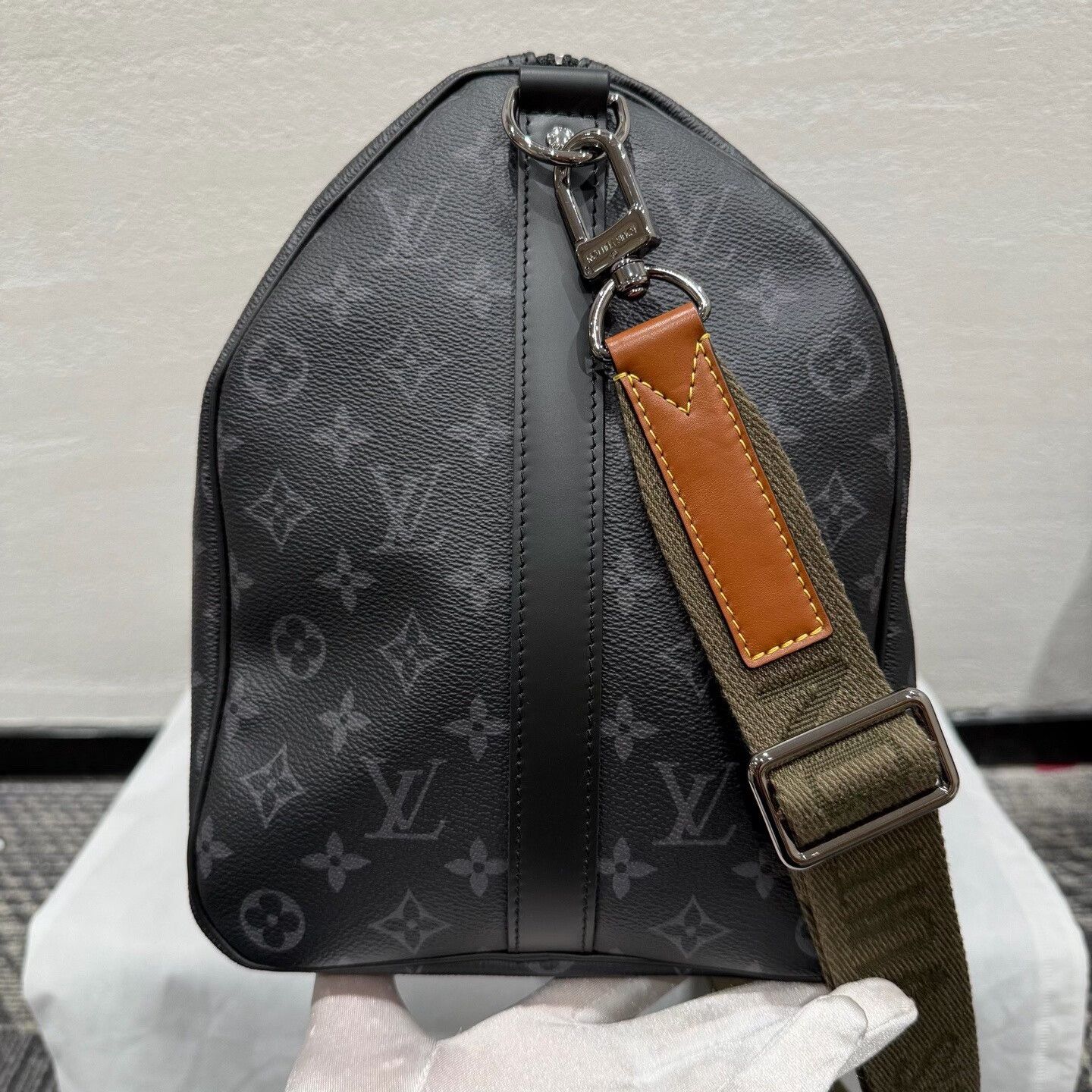 Louis Vuitton Louis Vuitton Keepall 45 Black Travel Bag Size ONE SIZE - 5 Thumbnail