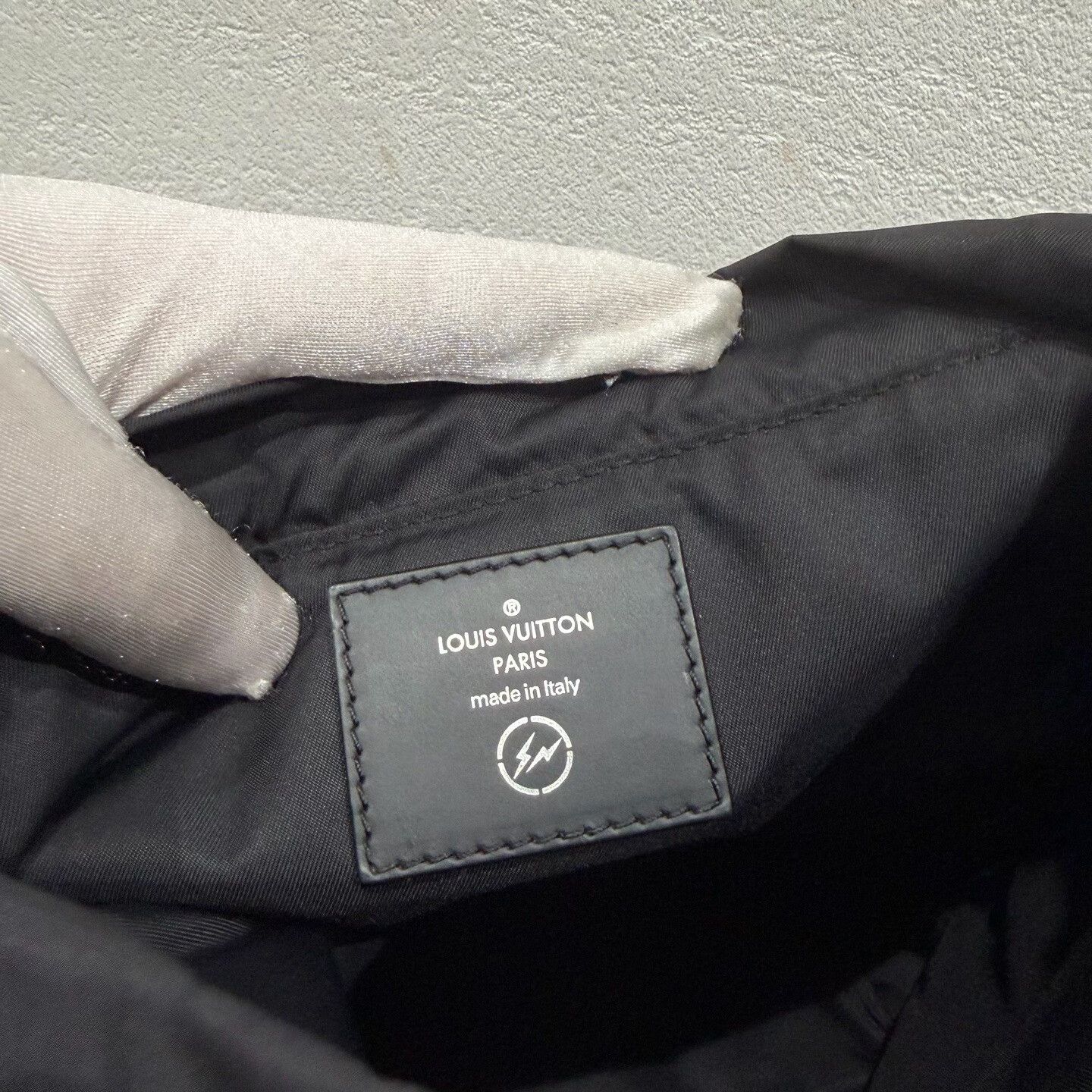 Louis Vuitton Louis Vuitton x Fragment Design Nano Bag Size ONE SIZE - 9 Thumbnail