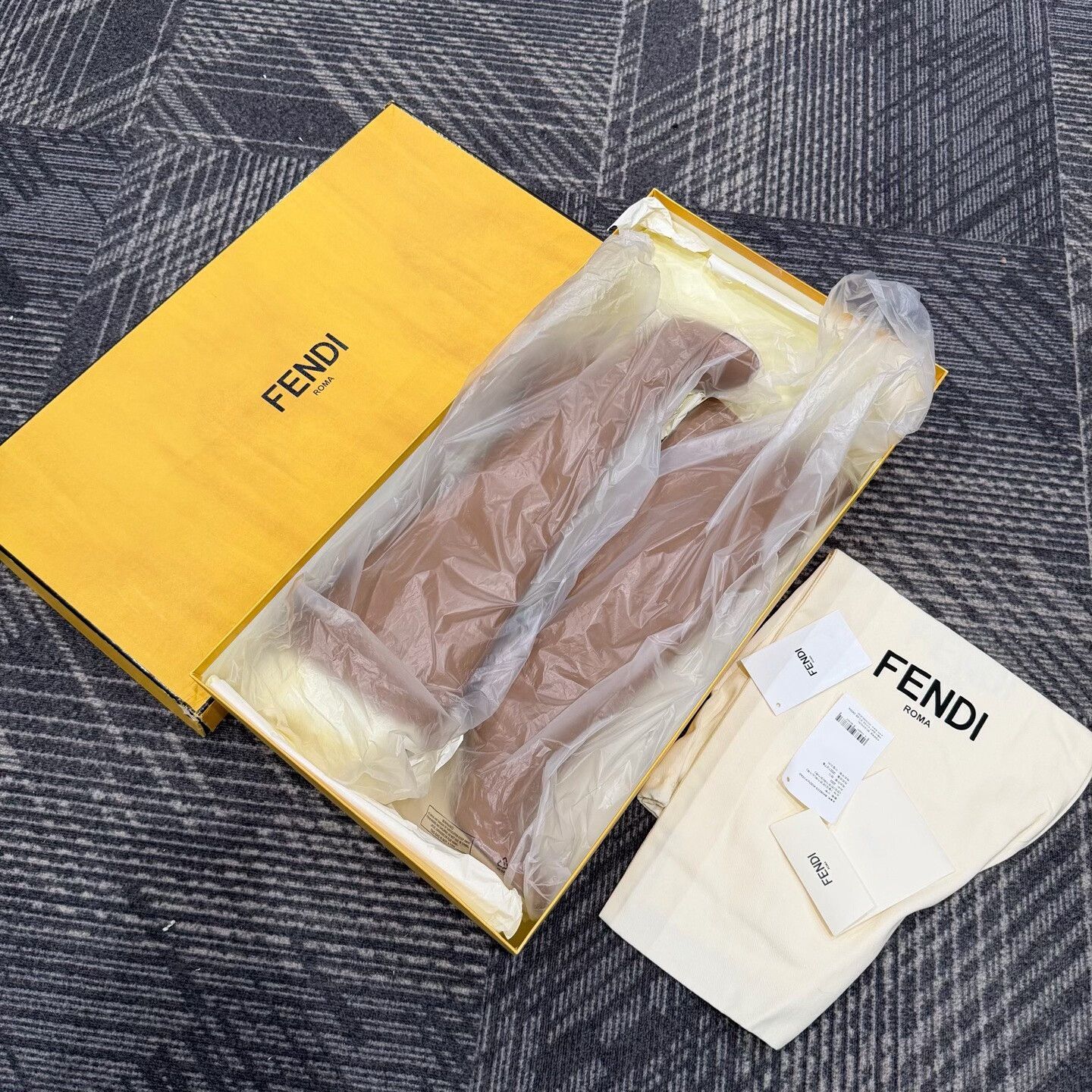 Fendi Fendi Karligraphy Leather High Heeled Boots Size US 4 / IT 34 - 8 Thumbnail