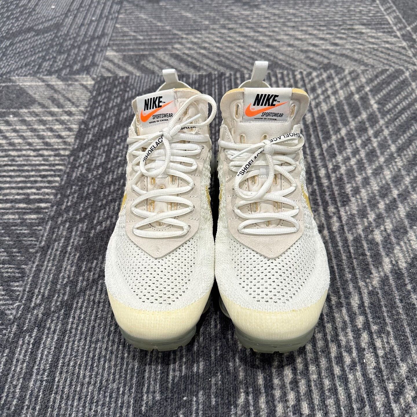 Off-White Nike Air Vapormax Collaboration Sneakers Size US 9.5 / EU 42-43 - 2 Thumbnail