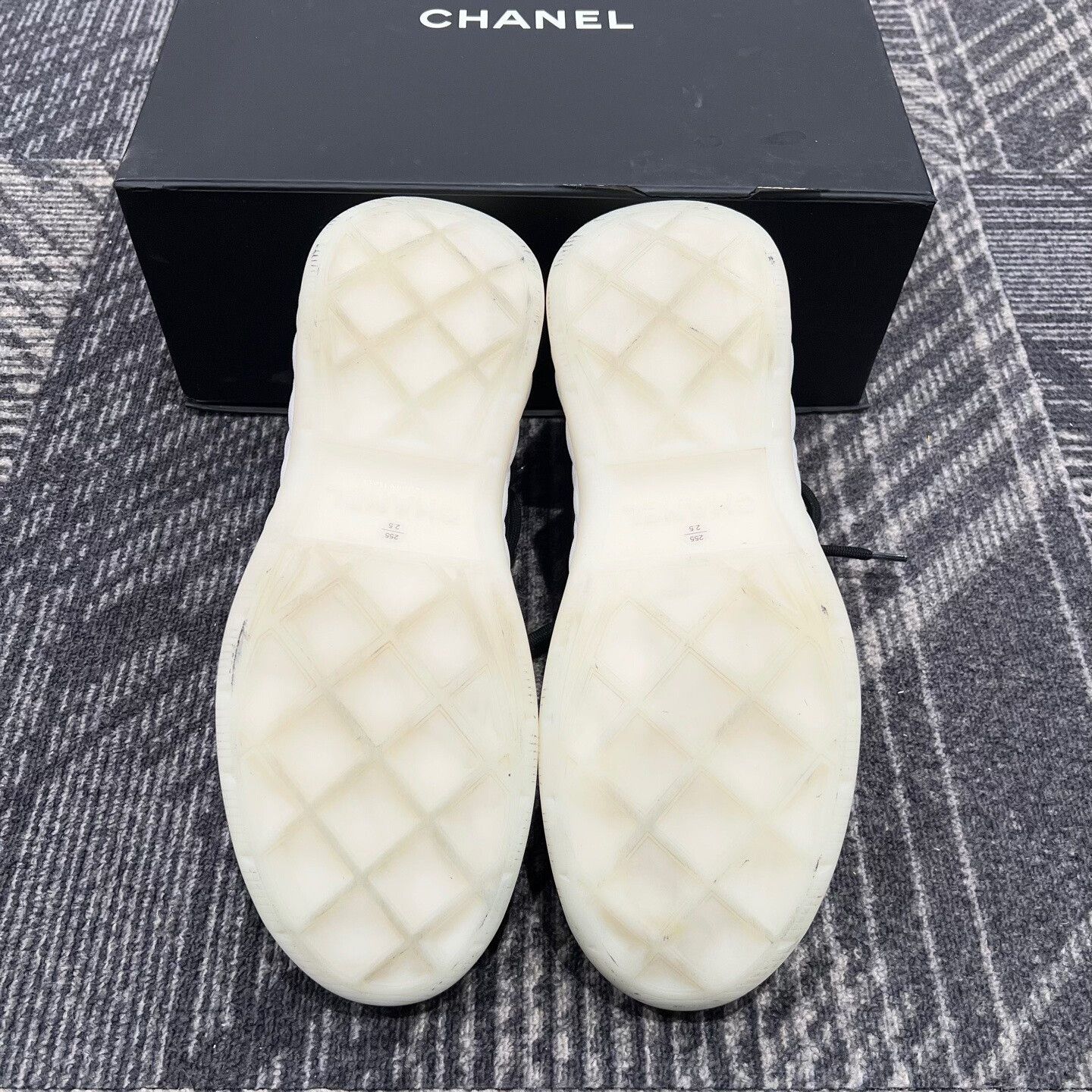 Chanel Chanel Black and White Panda Sneakers Size US 8 / EU 41 - 6 Thumbnail