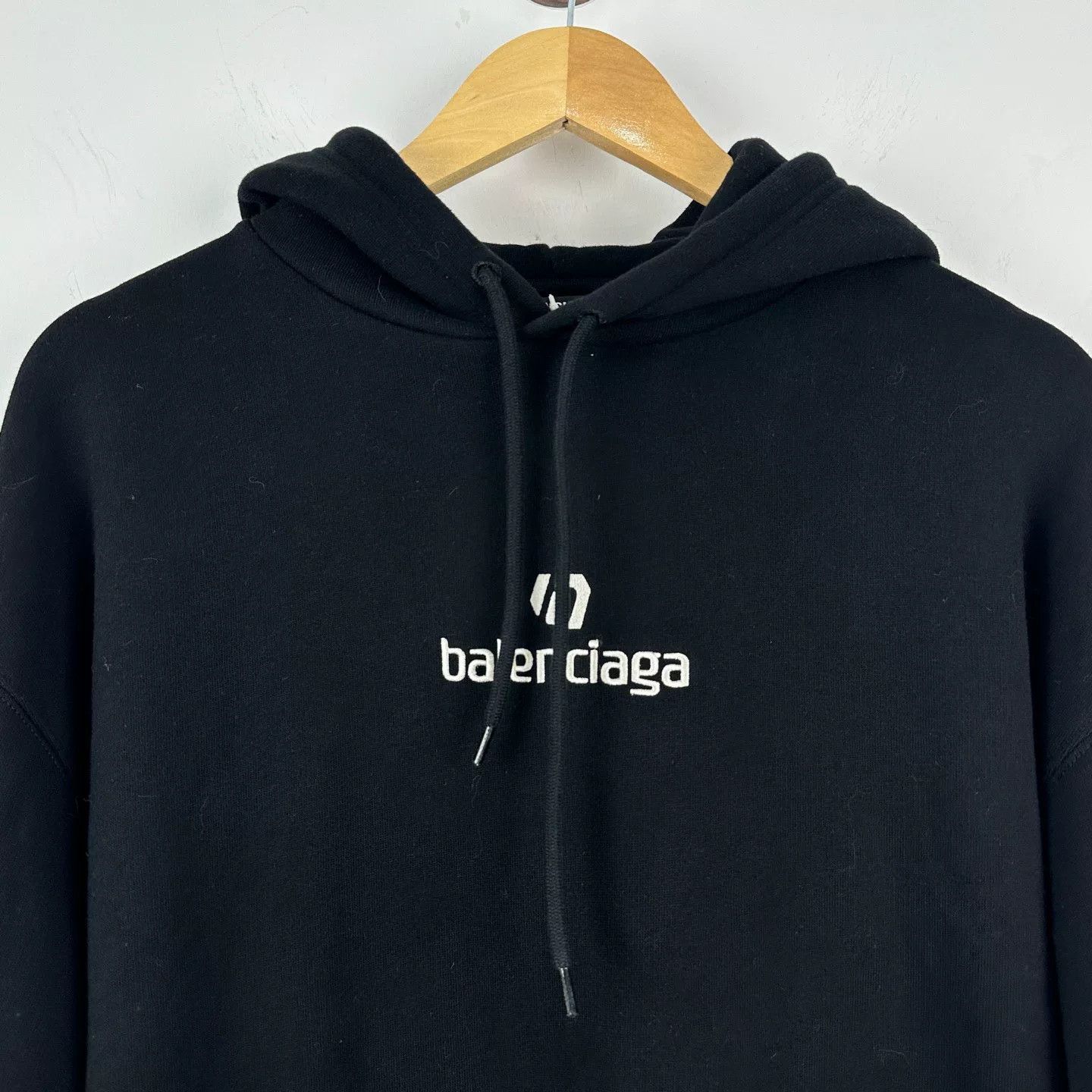 Balenciaga Balenciaga Black Embroidered Hoodie Size S Size US S / EU 44-46 / 1 - 4 Thumbnail