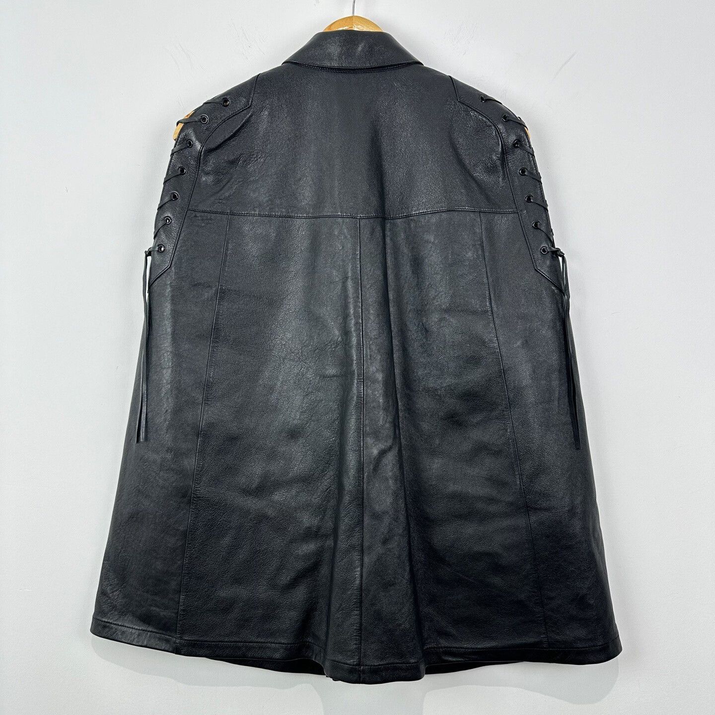 Saint Laurent Paris Saint Laurent Sleeveless Black Leather Jacket Size XS / US 0-2 / IT 36-38 - 2 Thumbnail
