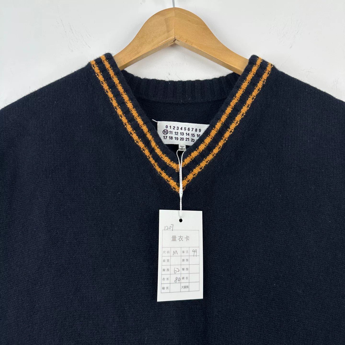Maison Margiela Maison Margiela V-Neck Wool Vest Sweater Size US M / EU 48-50 / 2 - 3 Thumbnail