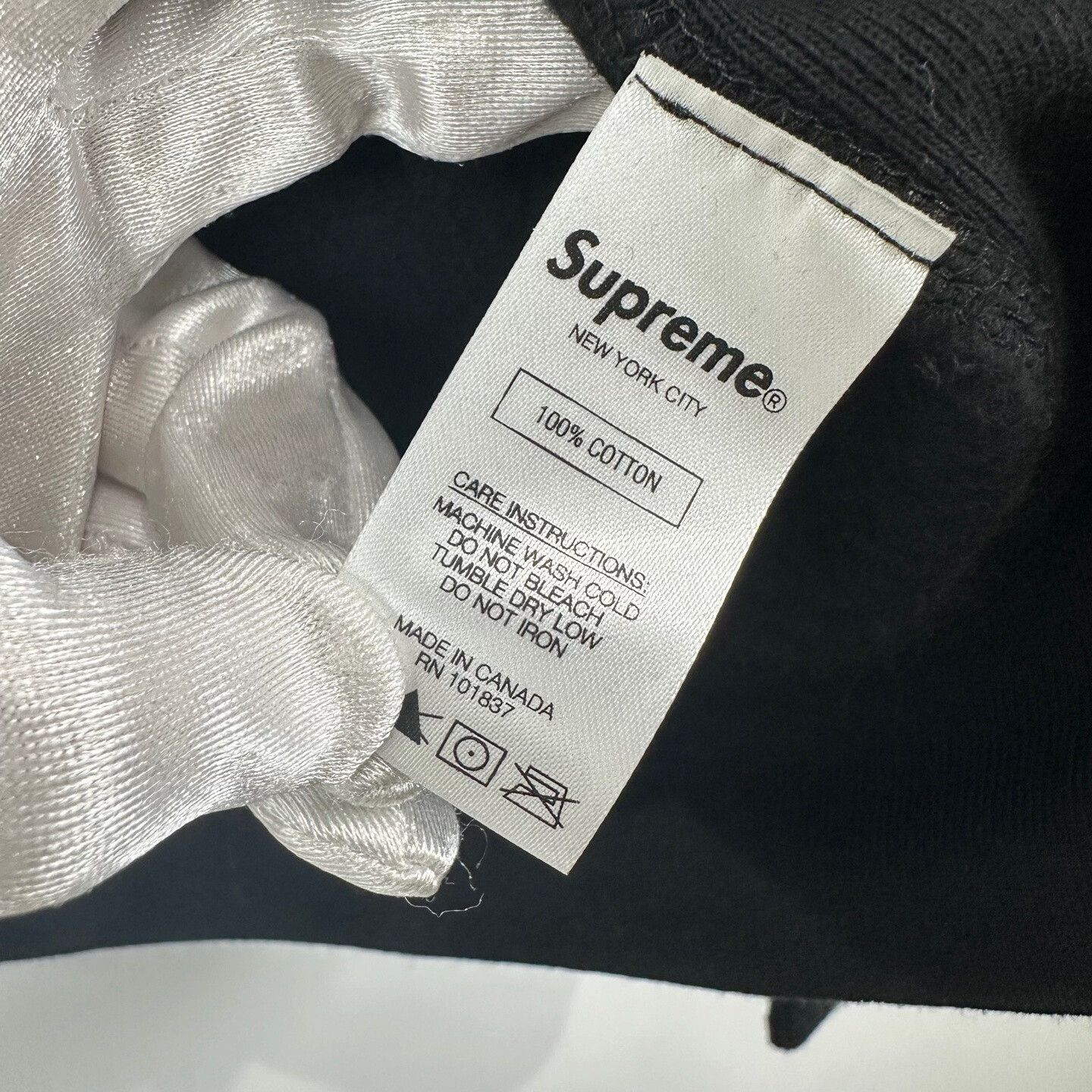 Supreme Supreme Studded Logo Hoodie in Black Size US S / EU 44-46 / 1 - 7 Thumbnail