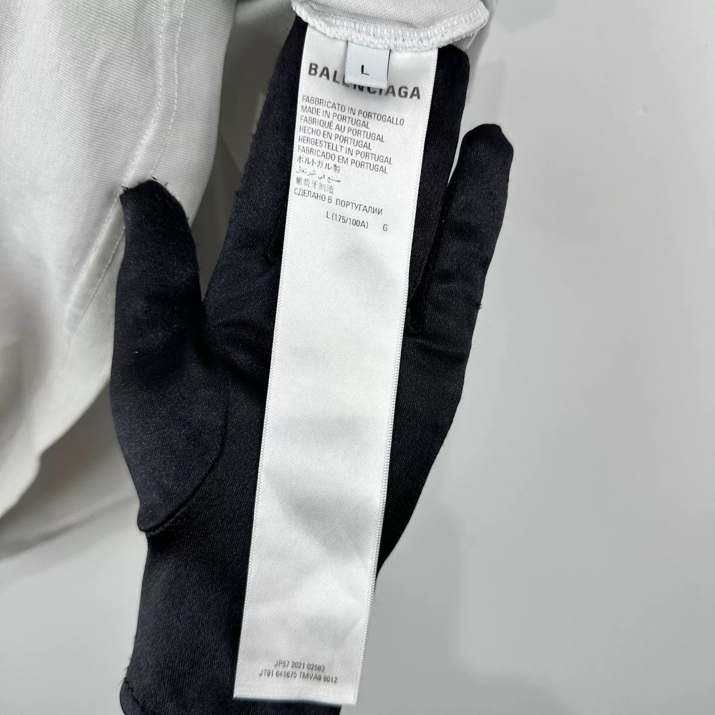 Balenciaga Balenciaga Retro Batman Letter T-shirt Size US L / EU 52-54 / 3 - 5 Thumbnail