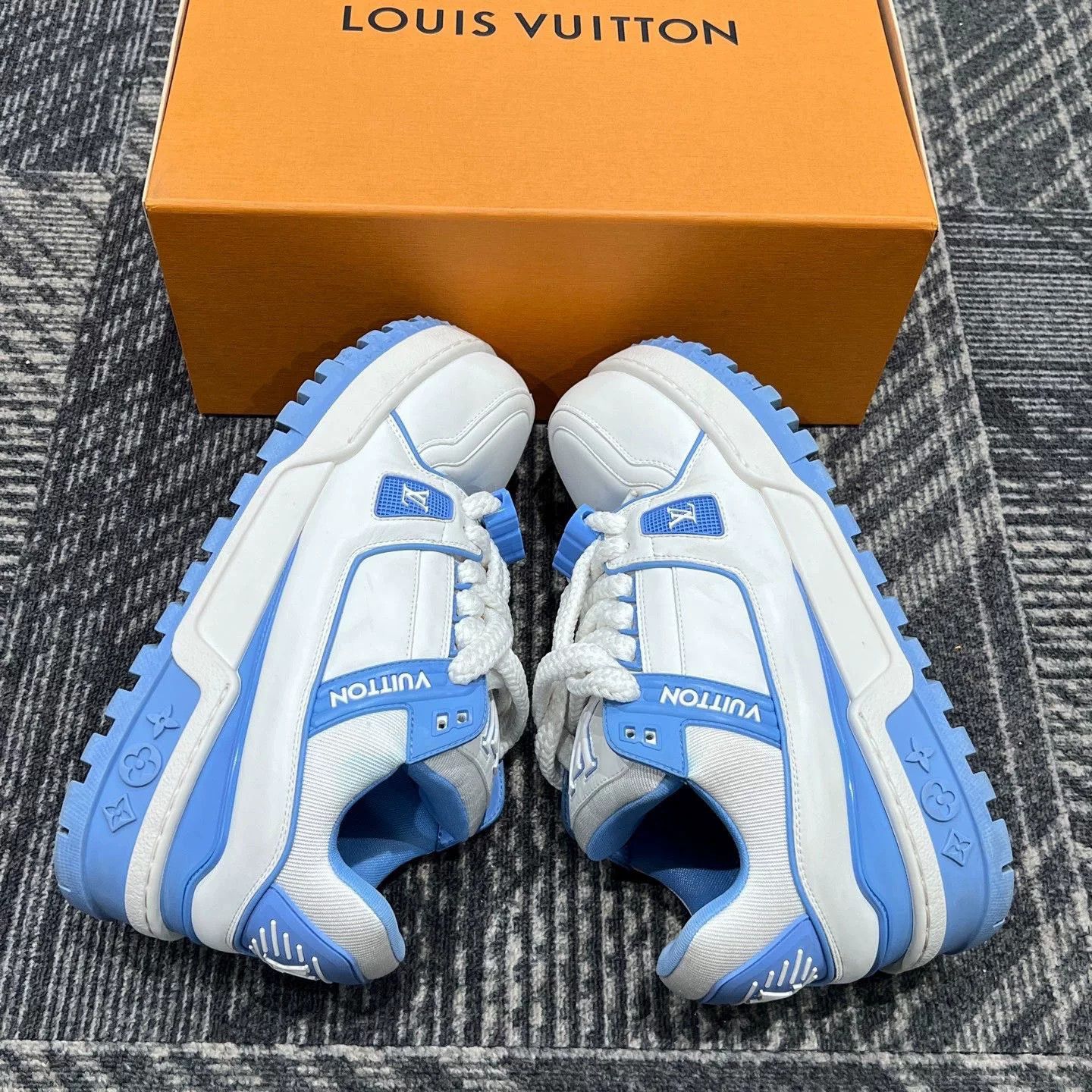 Louis Vuitton Louis Vuitton Trainer Maxi Sneakers Size 42 Size US 9 / EU 42 - 4 Thumbnail