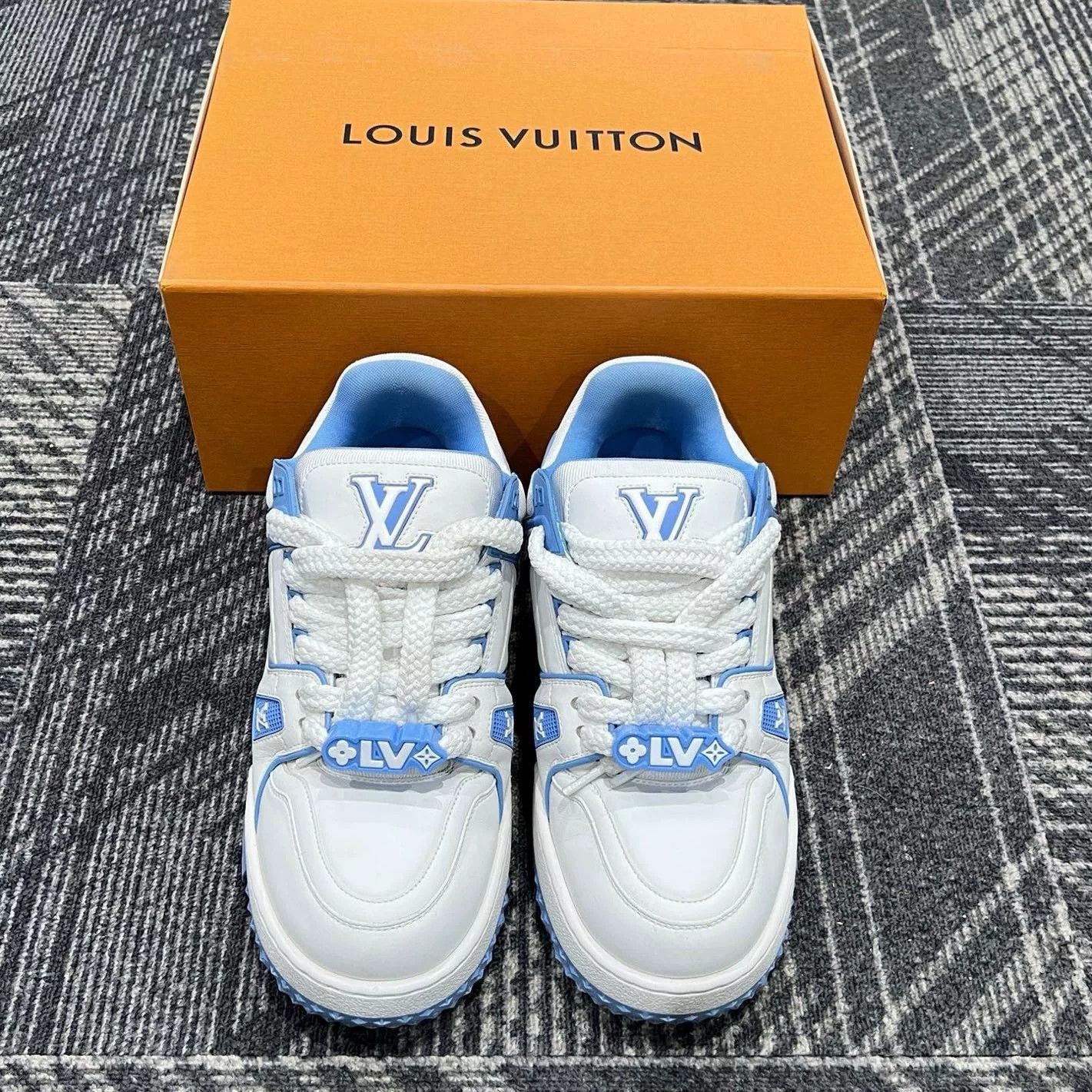 Louis Vuitton Louis Vuitton Trainer Maxi Sneakers Size 42 Size US 9 / EU 42 - 2 Thumbnail