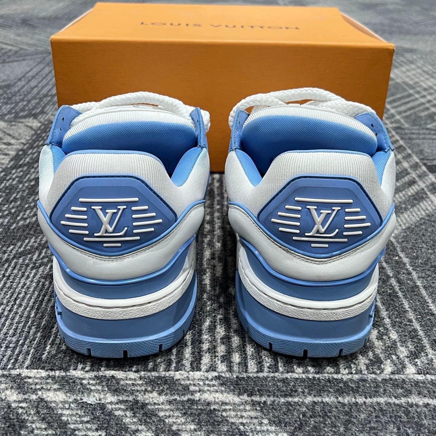 Louis Vuitton Louis Vuitton Trainer Maxi Sneakers Size 42 Size US 9 / EU 42 - 3 Thumbnail